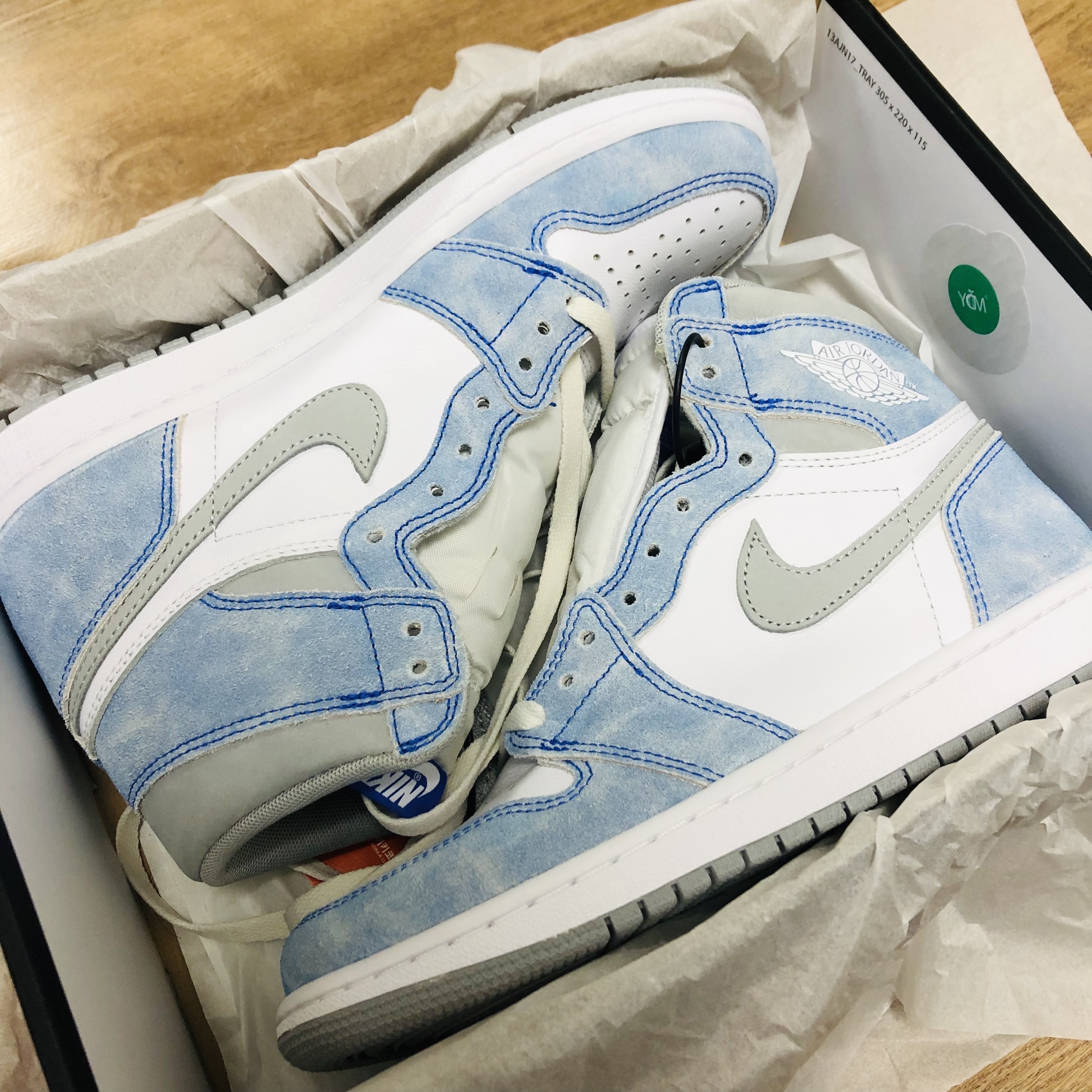 Jordan 1 Retro High OG Hyper Royal 착용 스타일 - 2