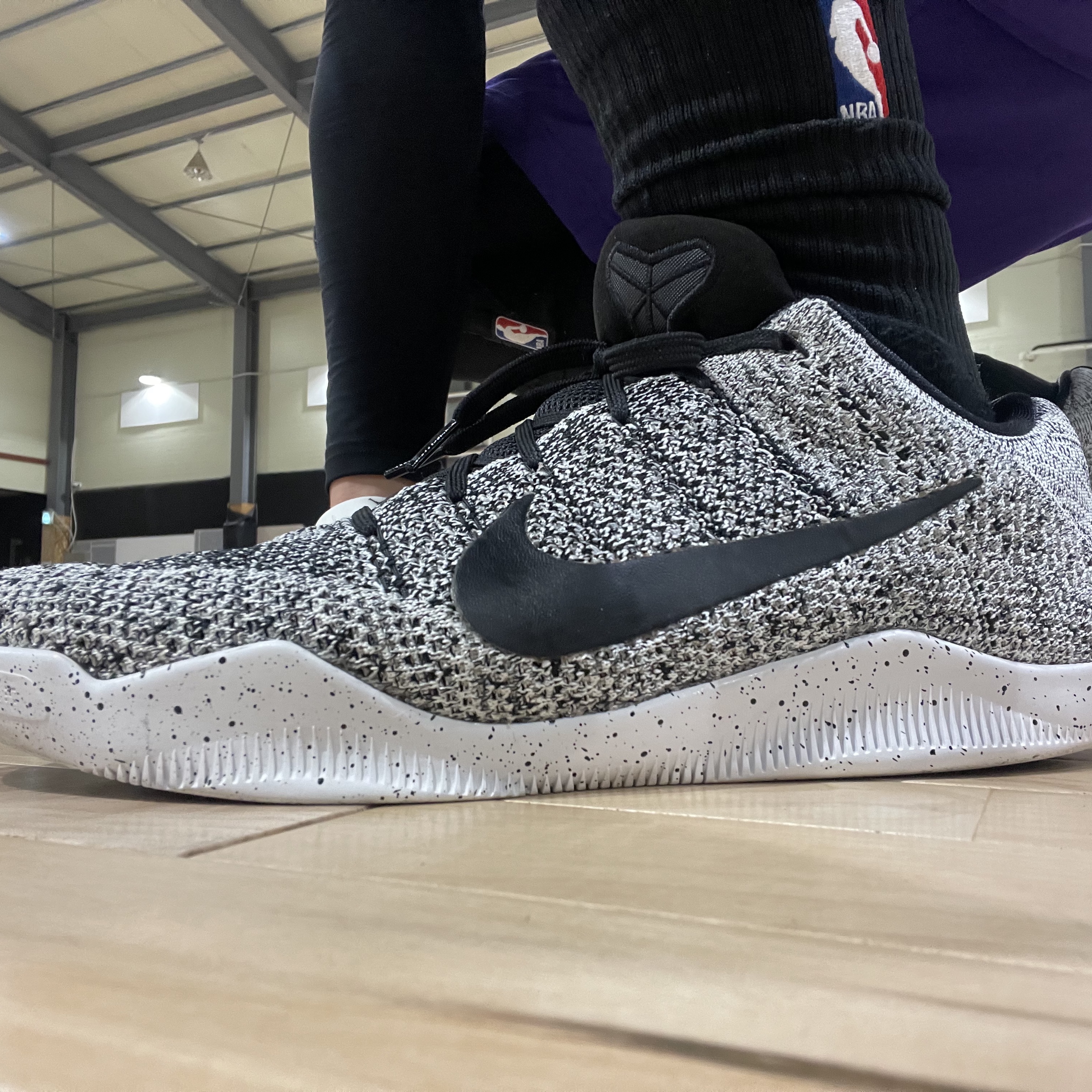Nike Kobe 11 Elite Low Oreo 착용 스타일