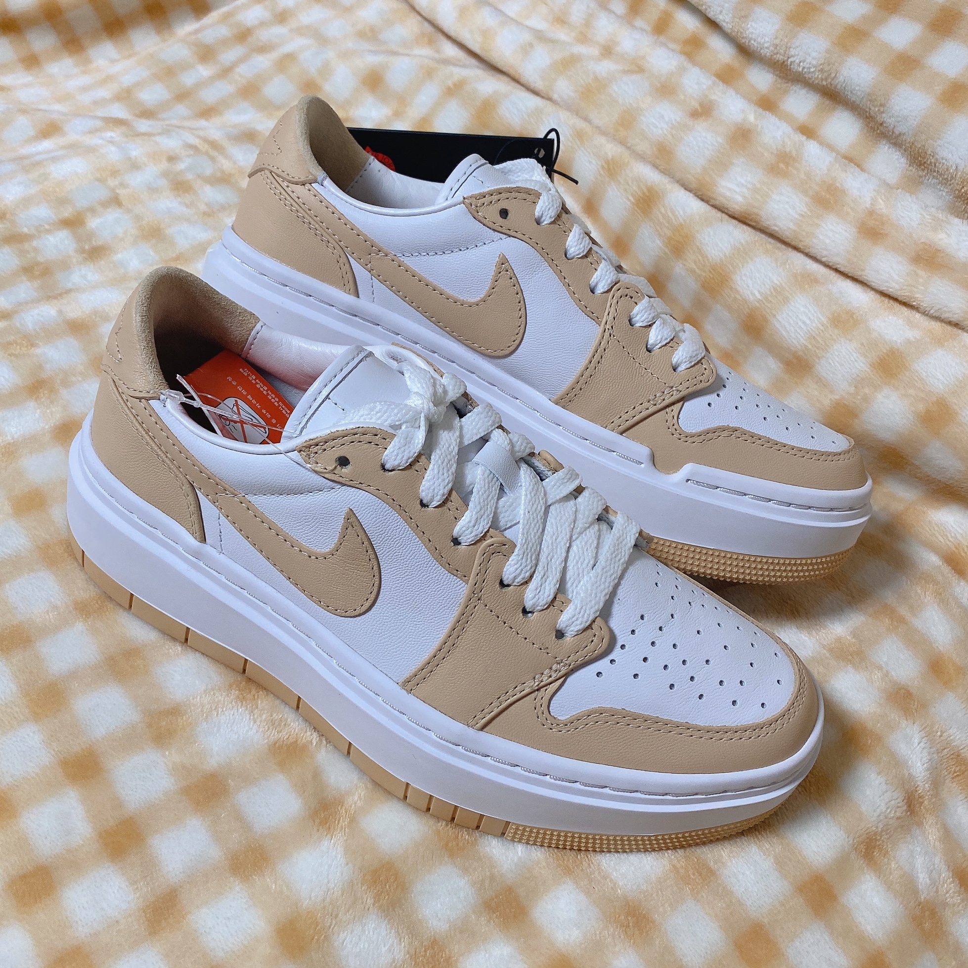 (W) Jordan 1 Elevate Low White Onyx 착용 스타일 - 1