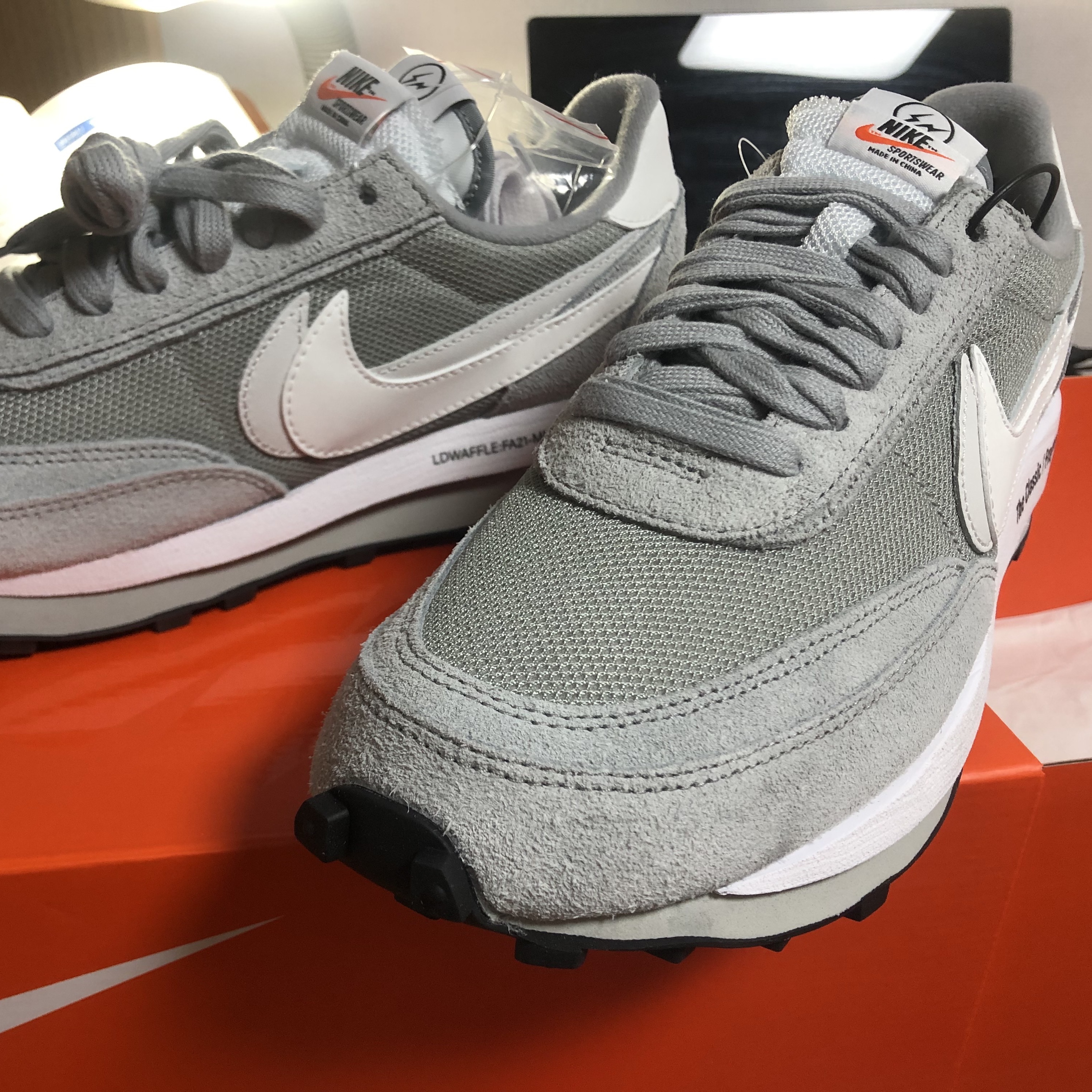 Nike x Sacai x Fragment LDWaffle Light Smoke Grey 착용 스타일