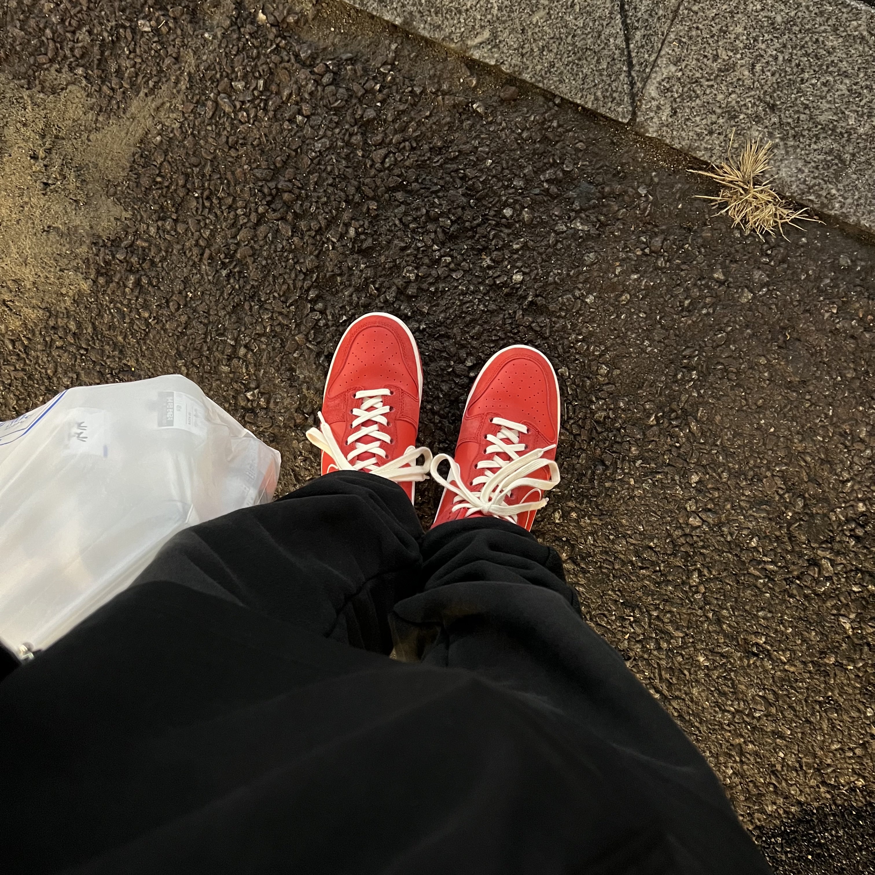 Nike Dunk High SE First Use University Red 착용 스타일 - 2