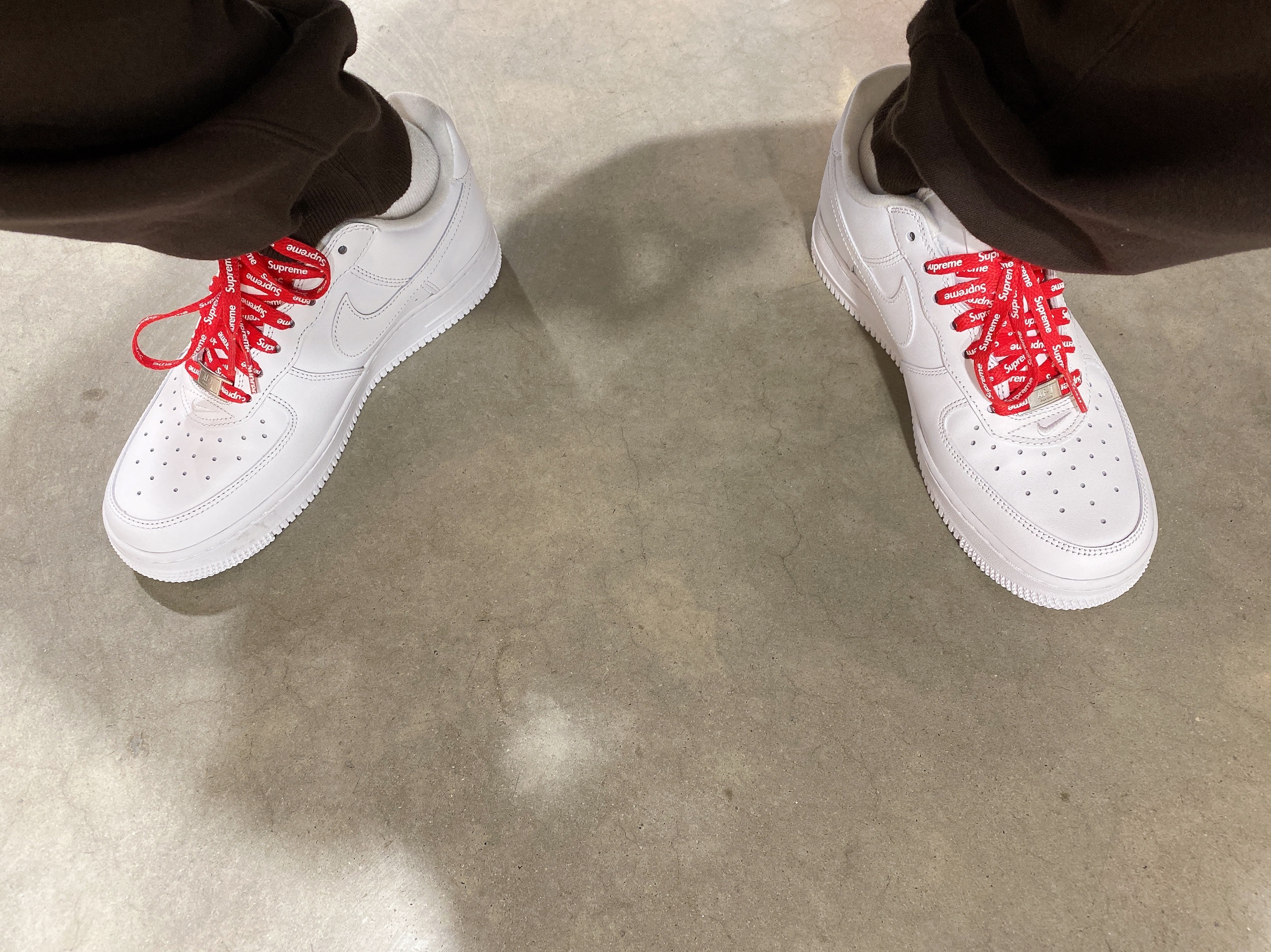 Nike x Supreme Air Force 1 Low White 착용 스타일