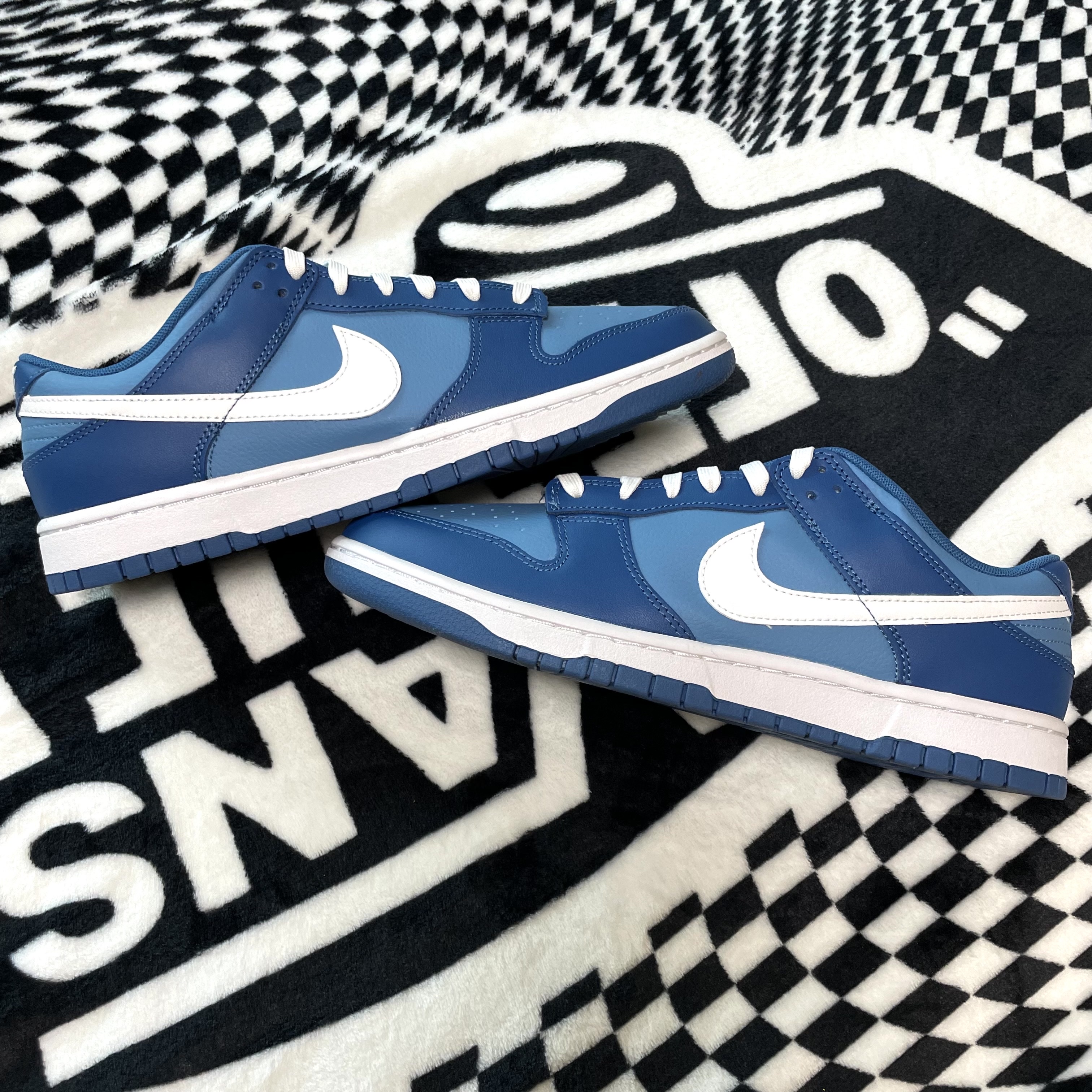 Nike Dunk Low Retro Dark Marina Blue 착용 스타일 - 1