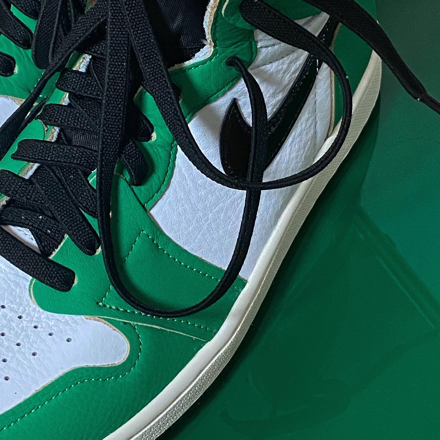 (W) Jordan 1 Retro High OG Lucky Green 착용 스타일 - 1