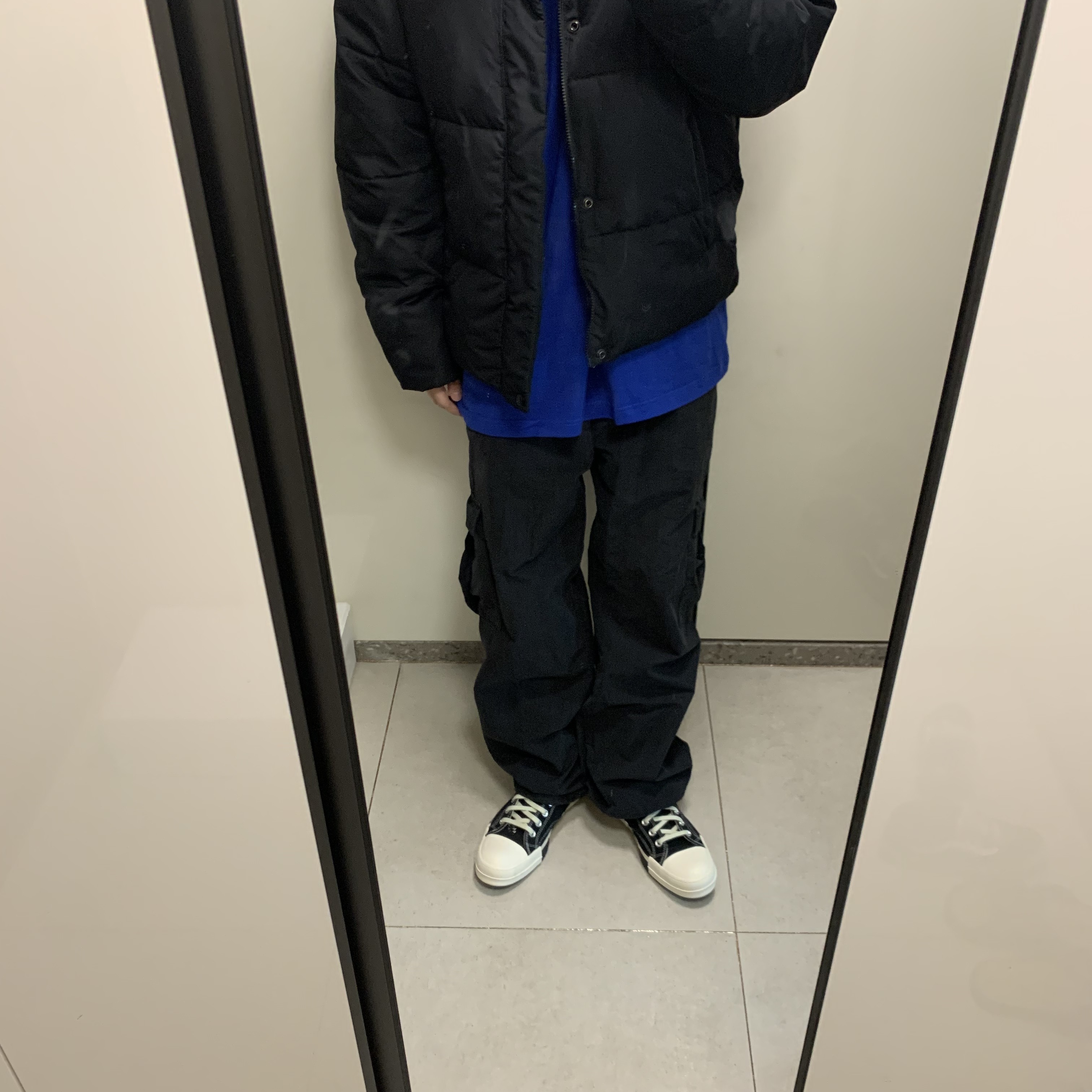 The North Face x Kaws S/S T-Shirt TNF Blue, Converse x Drkshdw Drkstr Chuck 70 High Black 착용 스타일 - 1
