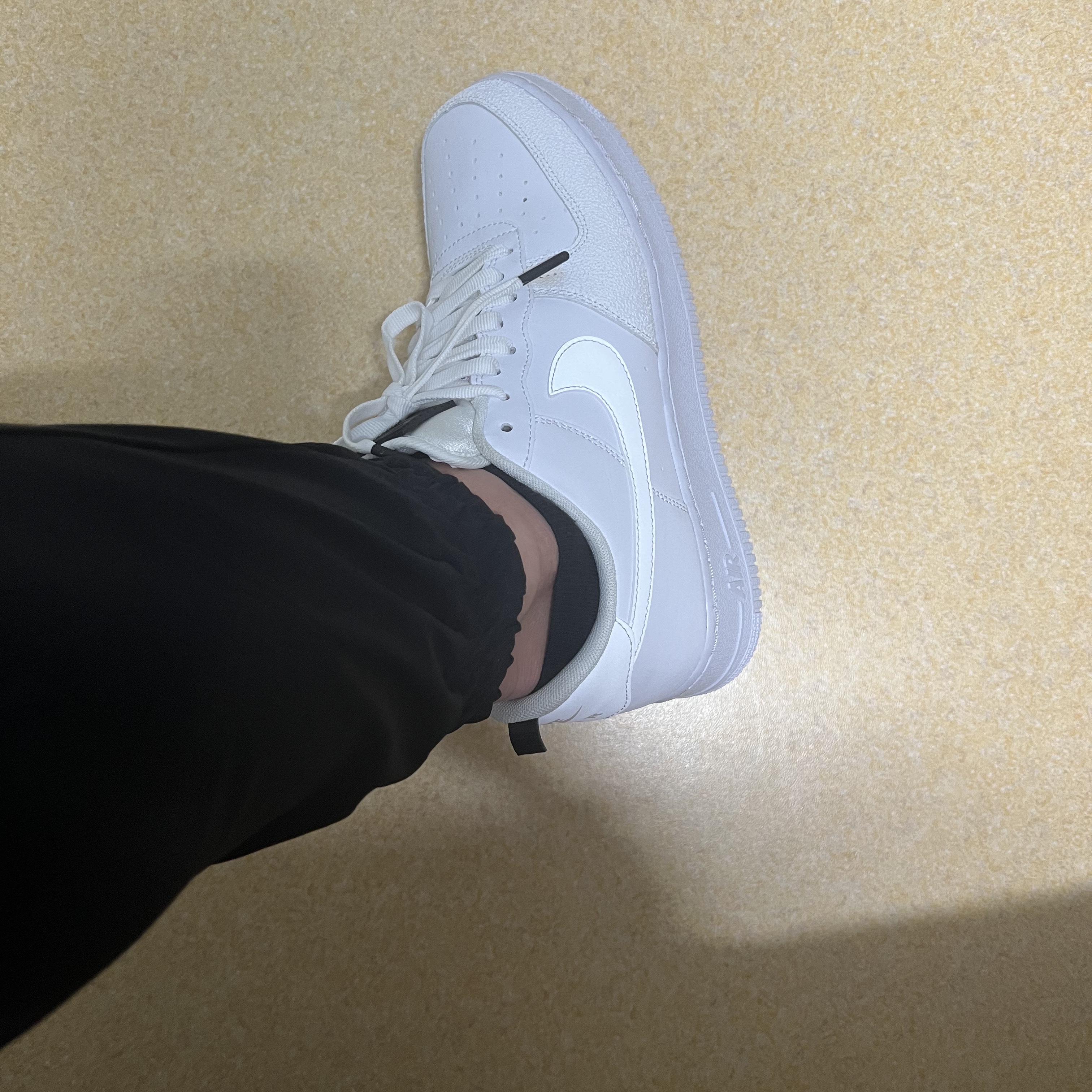 Nike Air Force 1 NDSTRKT White 착용 스타일