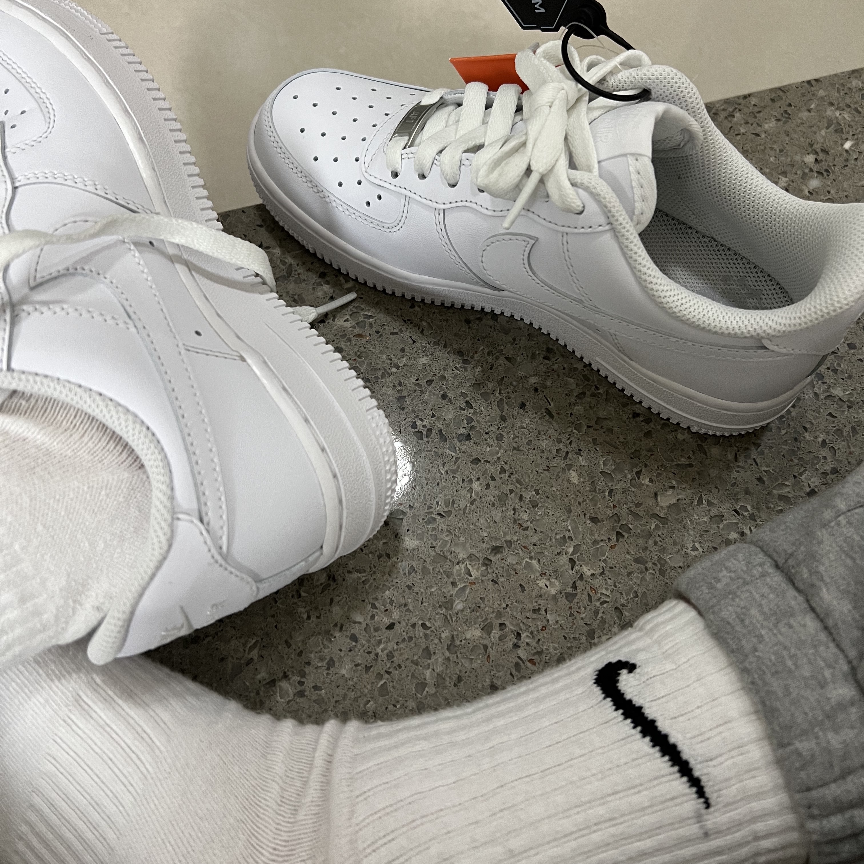 (W) Nike Air Force 1 '07 Low White 착용 스타일 - 2