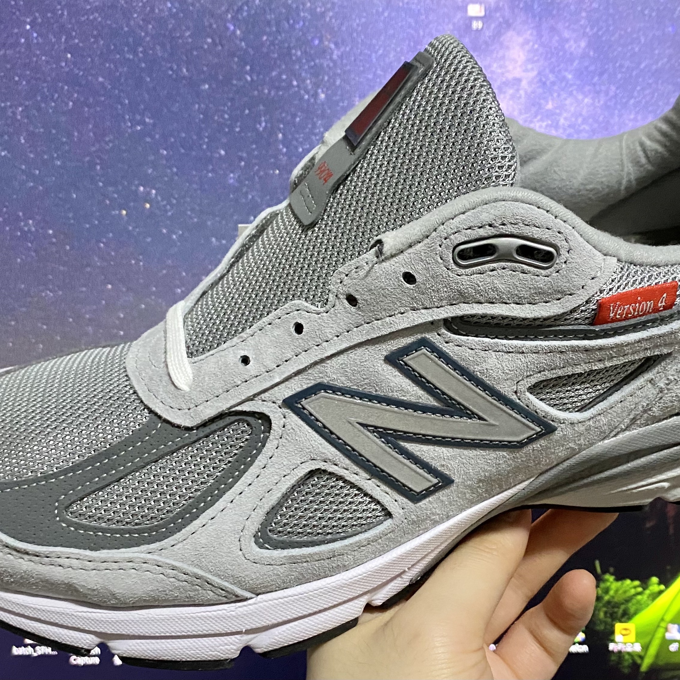 New Balance 990vs4 Made in USA Grey 착용 스타일 - 3