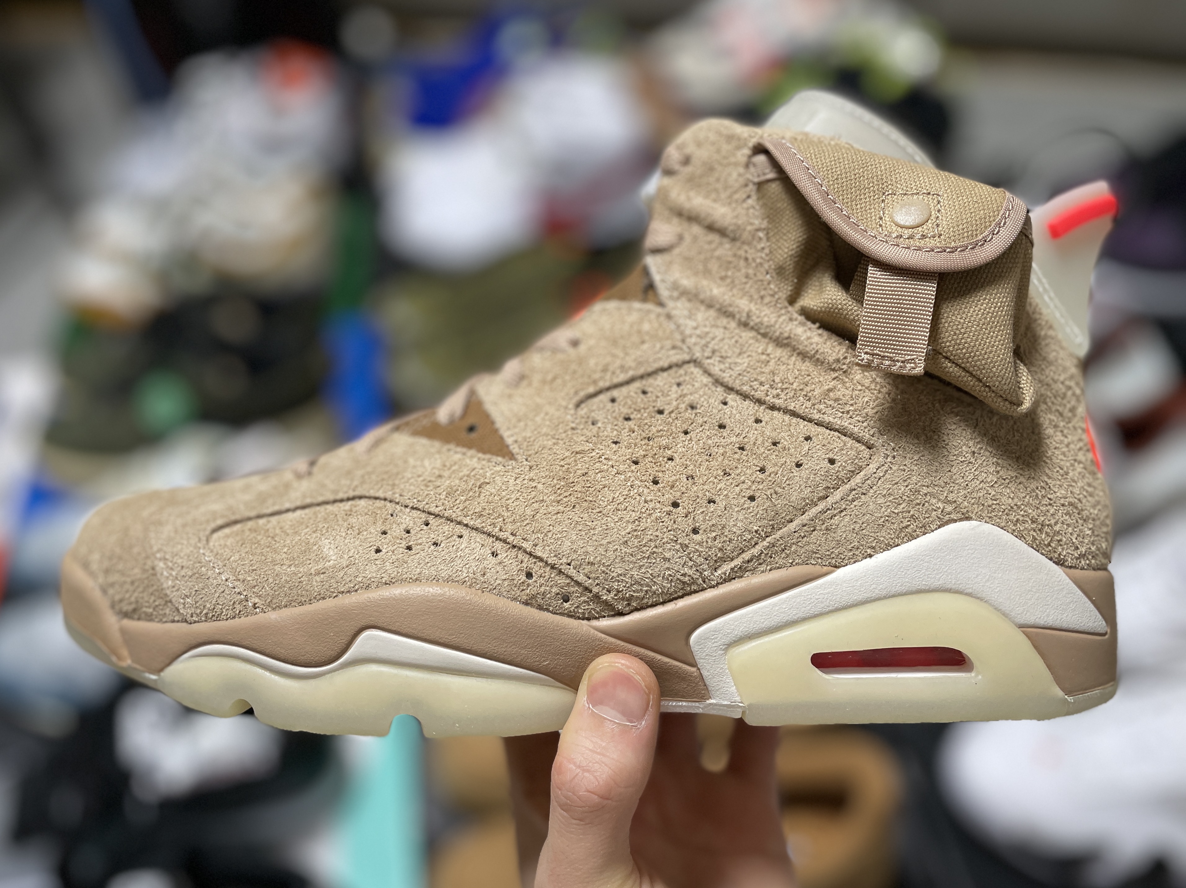 Jordan 6 x Travis Scott Retro SP British Khaki 착용 스타일