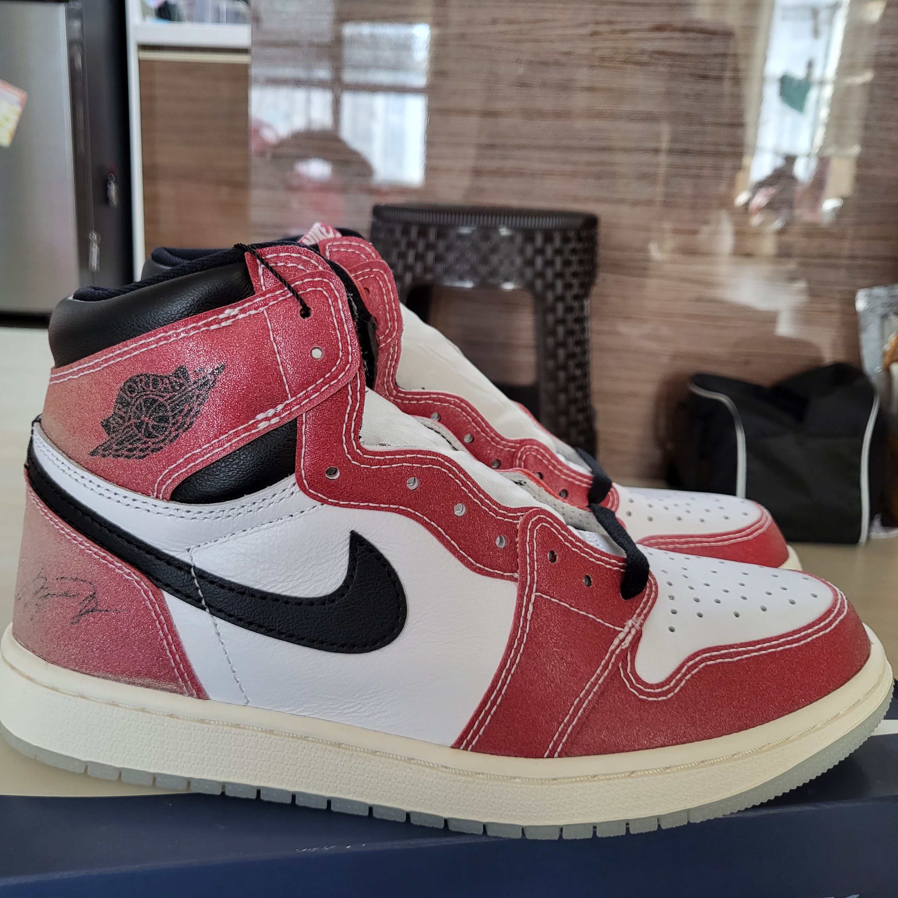 Jordan 1 x Trophy Room Retro High OG SP Chicago 착용 스타일
