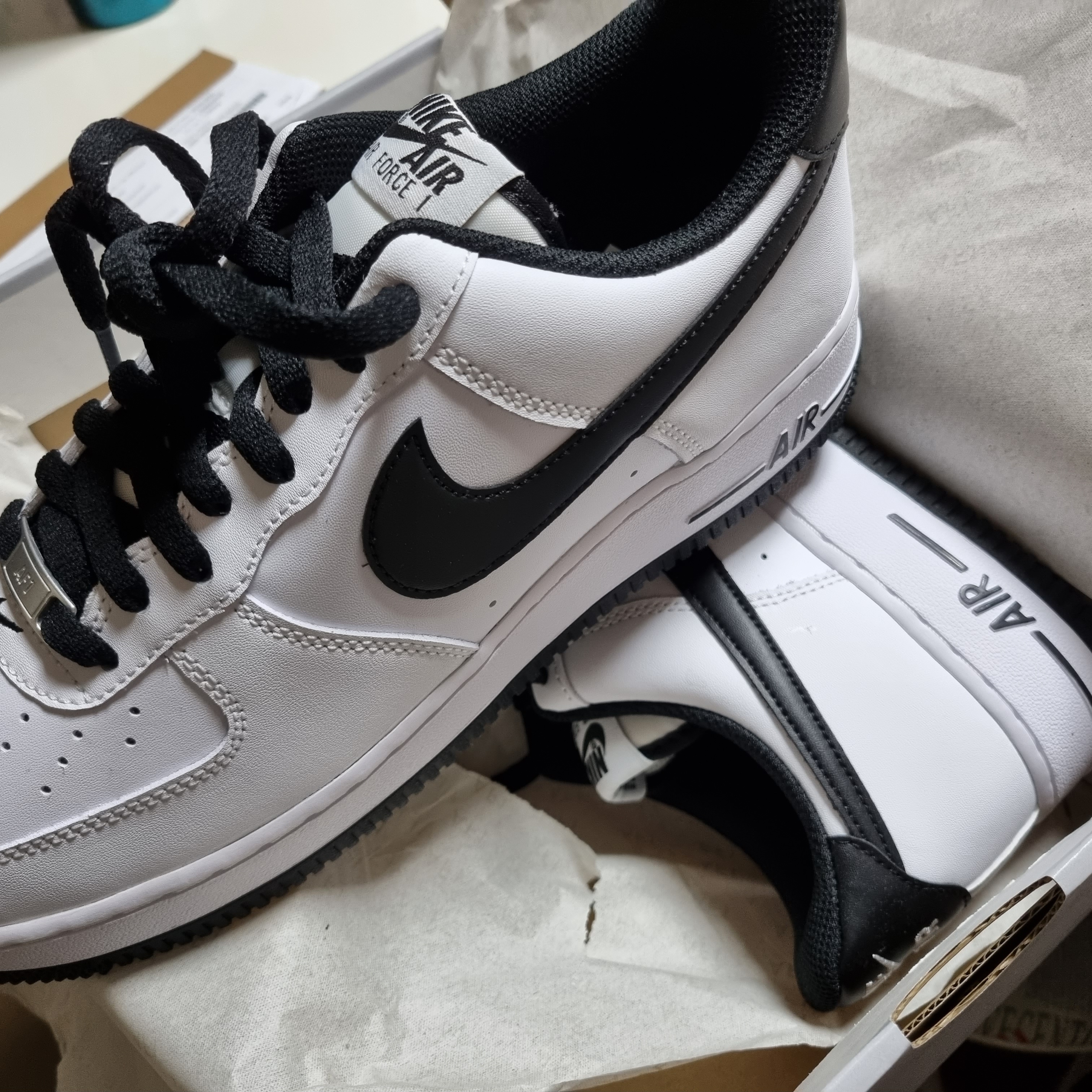 Nike Air Force 1 '07 White Black 착용 스타일 - 2