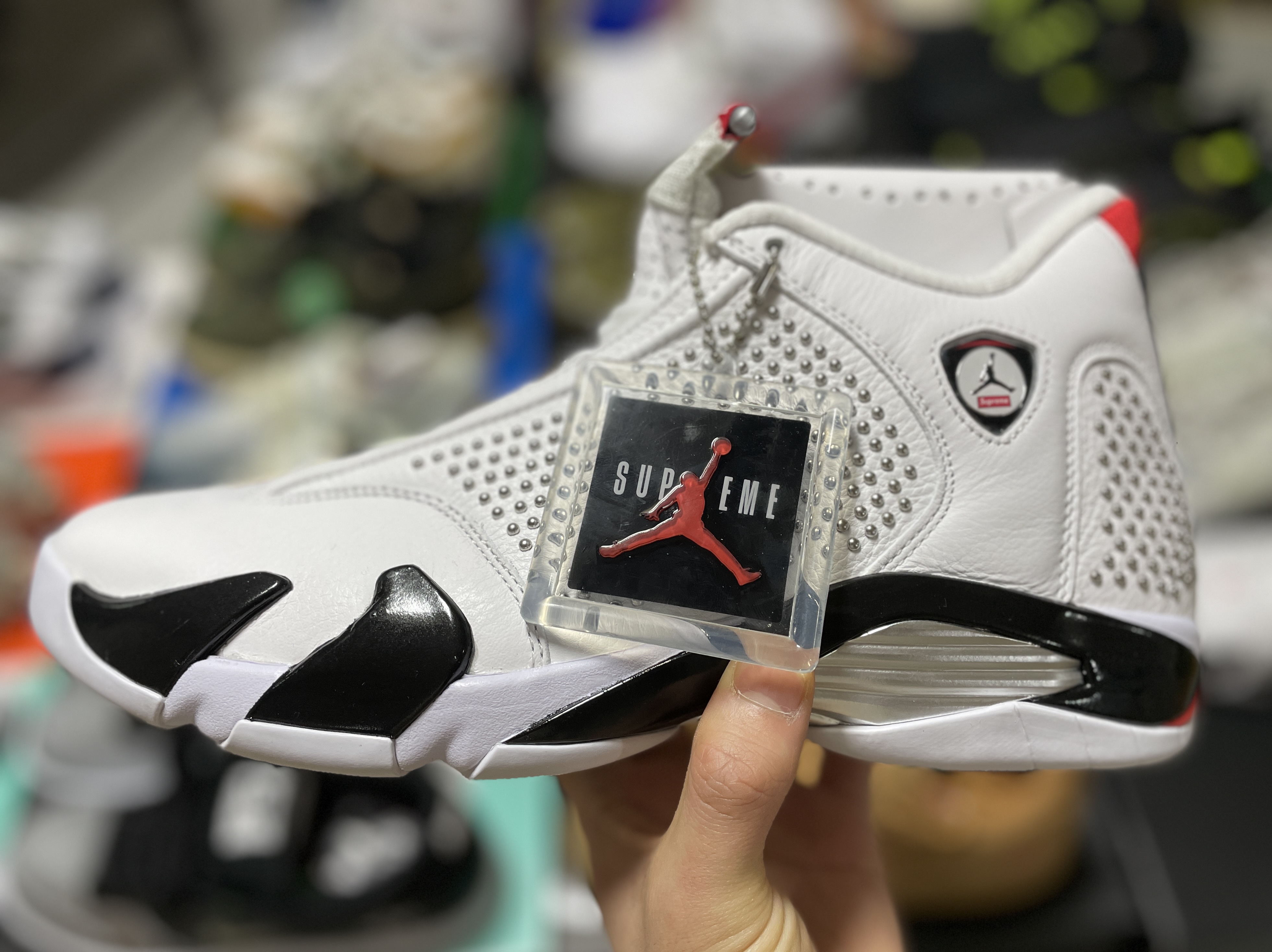 Jordan 14 x Supreme Retro White 착용 스타일