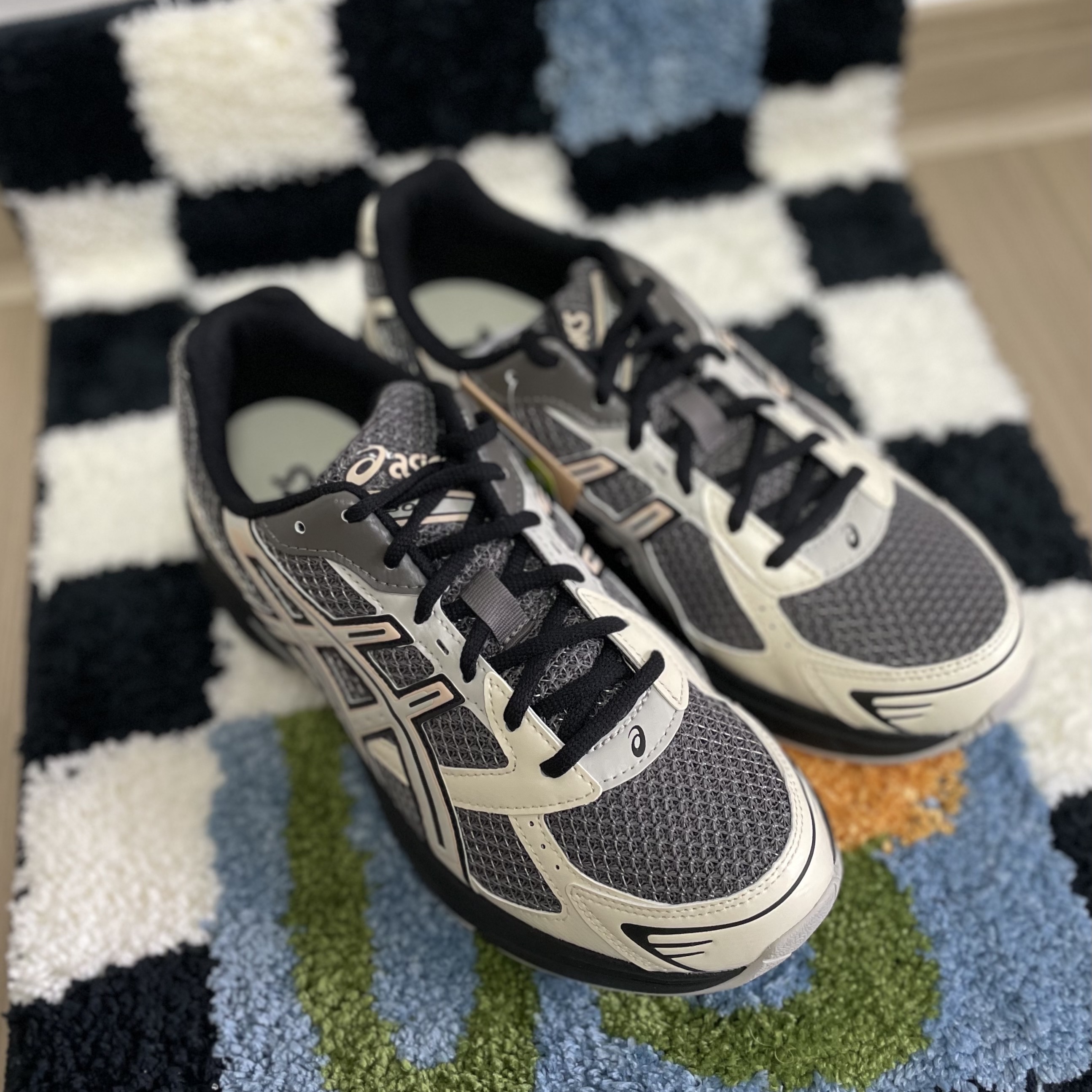 Asics x I4P Gel-1130 Mink Glacier Grey 착용 스타일