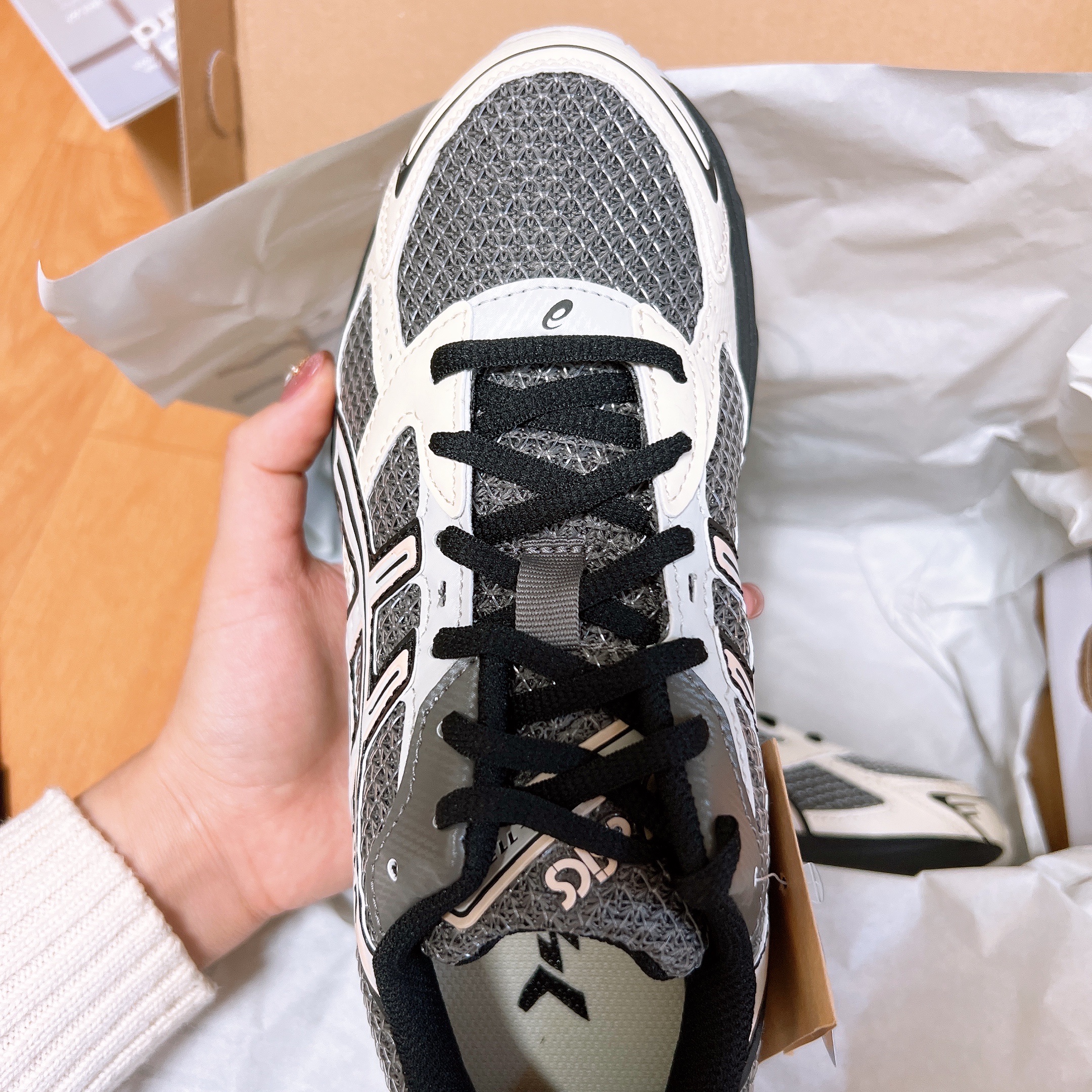 Asics x I4P Gel-1130 Mink Glacier Grey 착용 스타일 - 2