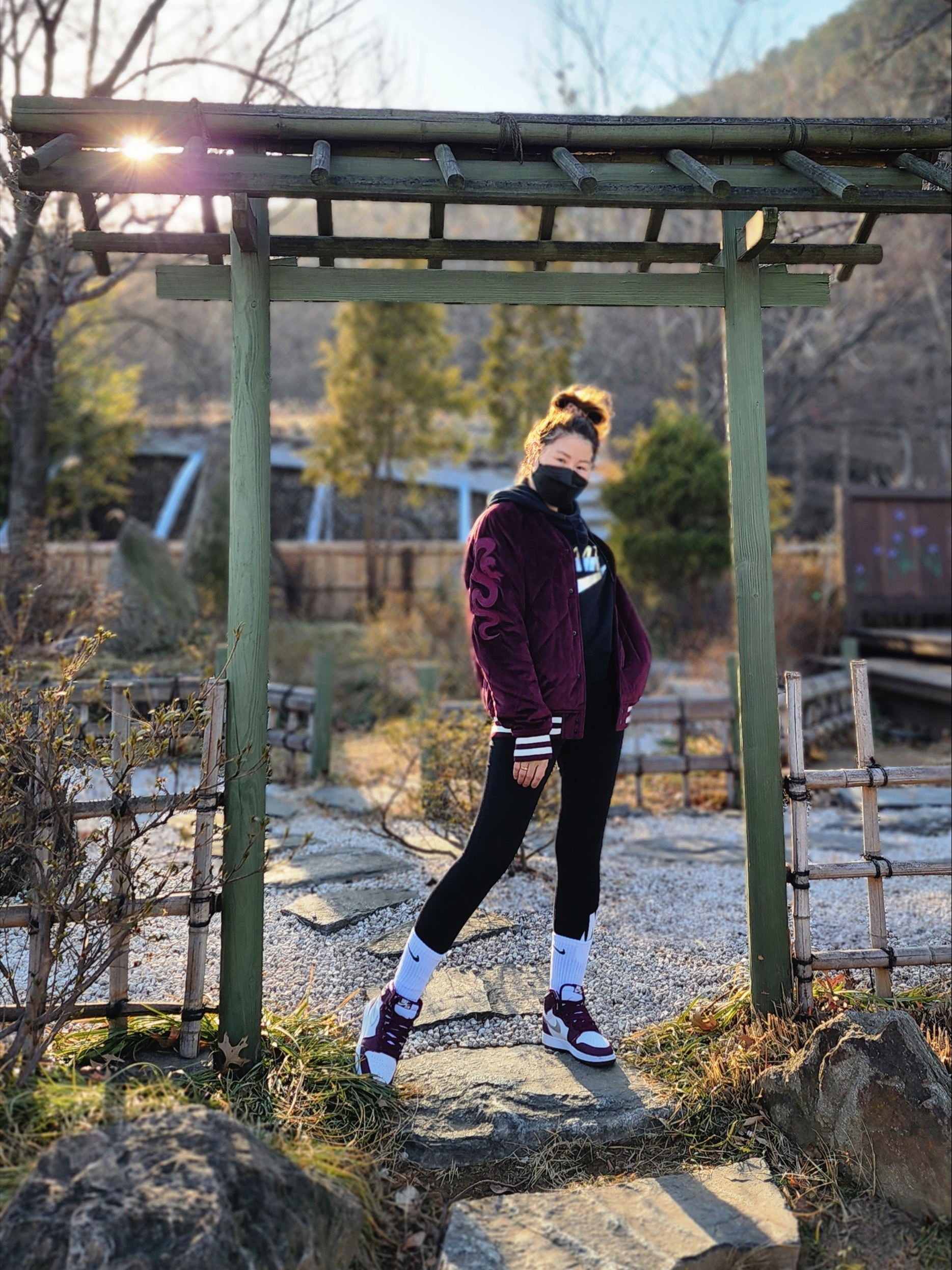 Jordan 1 Retro High OG Bordeaux 착용 스타일 - 3