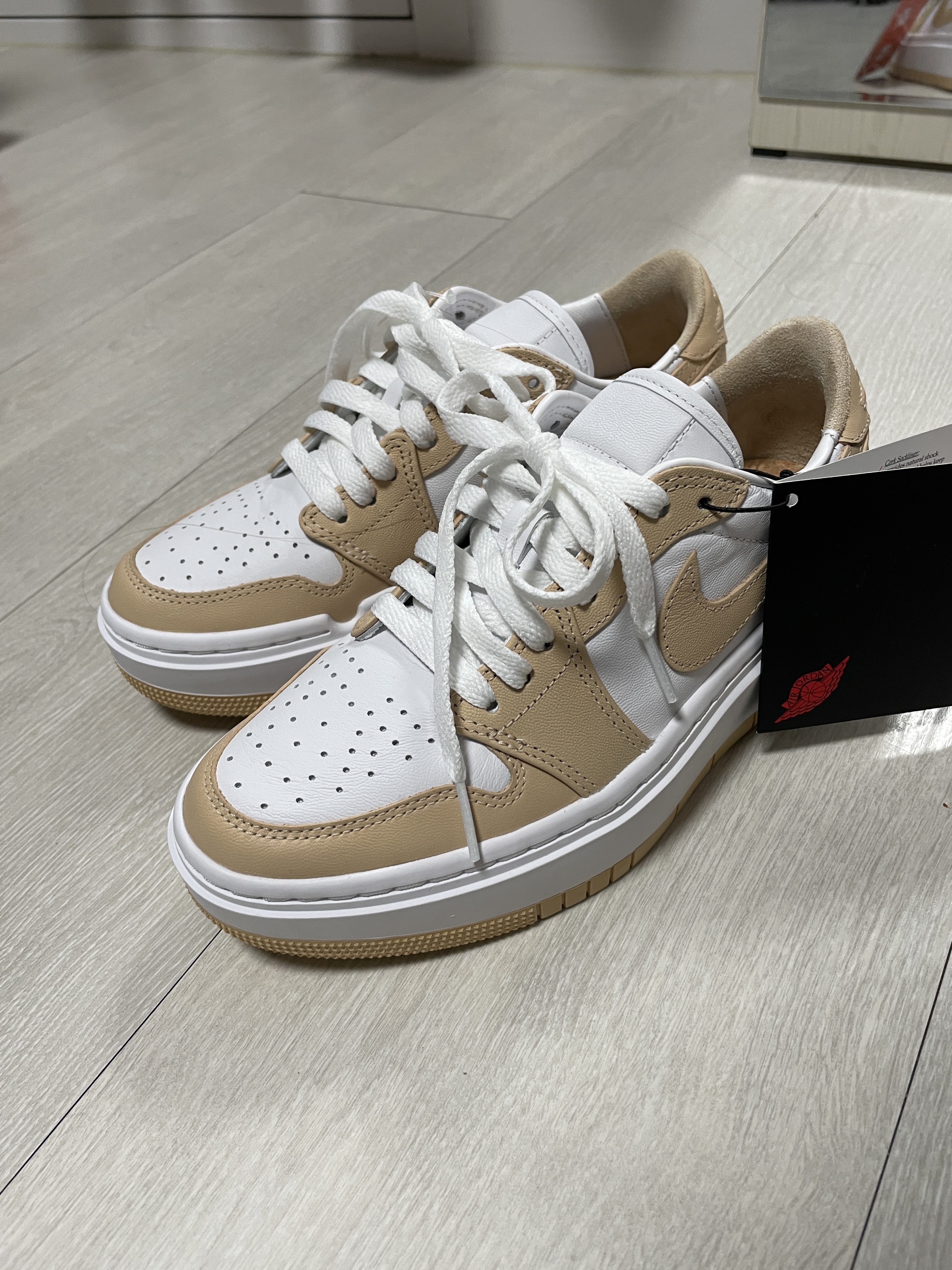 (W) Jordan 1 Elevate Low White Onyx 착용 스타일 - 2