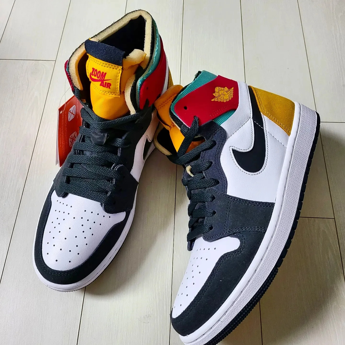 Jordan 1 Zoom Air CMFT Anthracite Pink Gold 착용 스타일