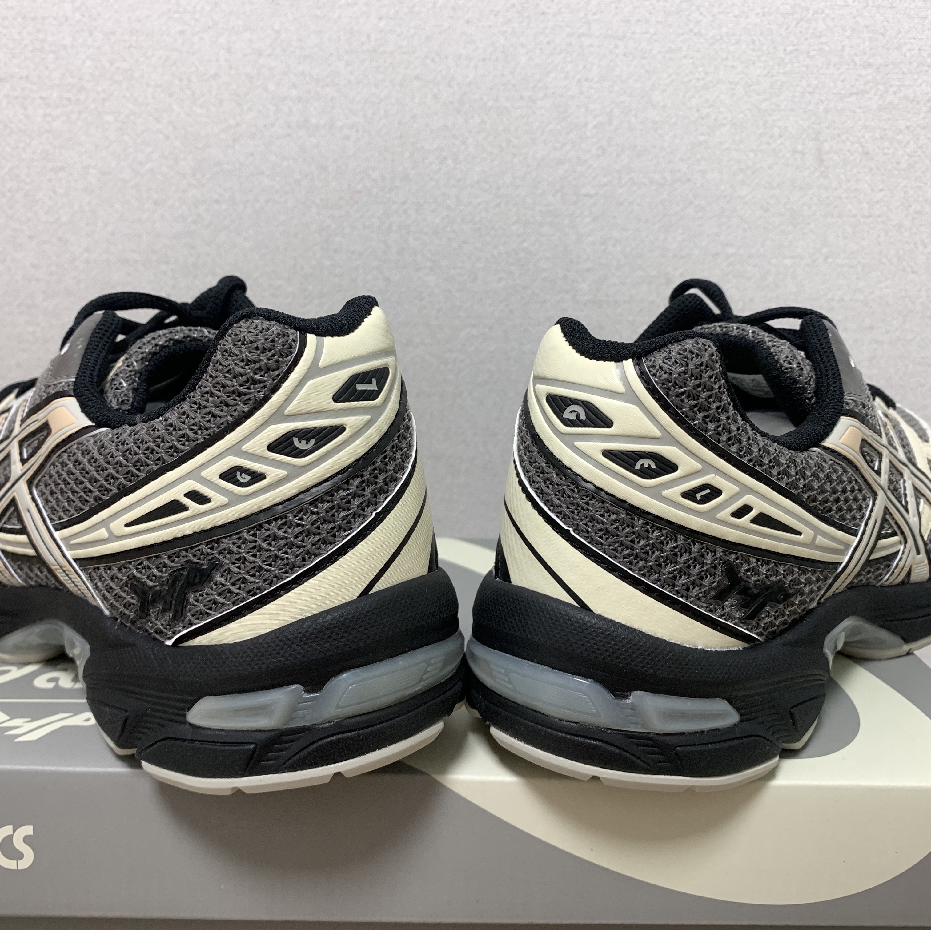 Asics x I4P Gel-1130 Mink Glacier Grey 착용 스타일 - 3