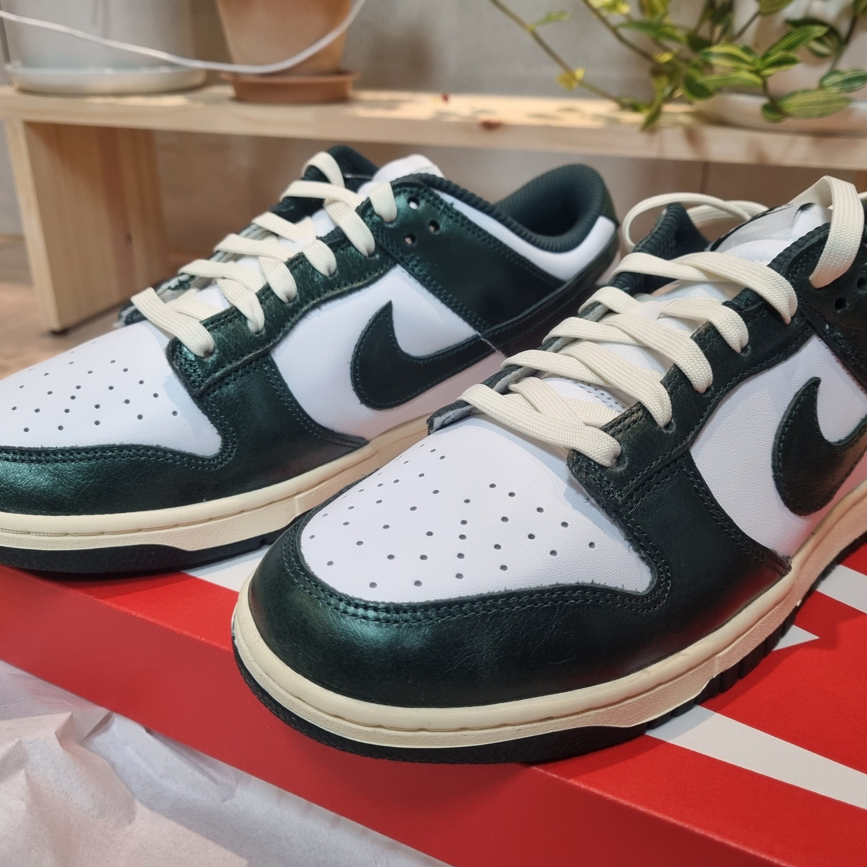 (W) Nike Dunk Low Vintage Green 착용 스타일