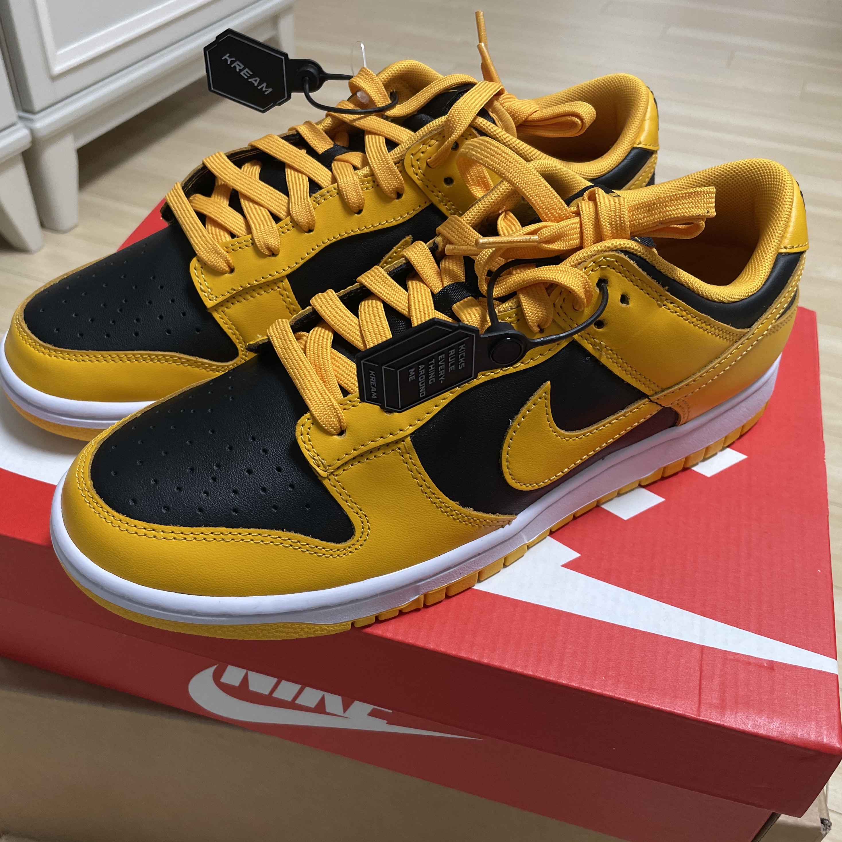 Nike Dunk Low Retro Championship Goldenrod 착용 스타일 - 2
