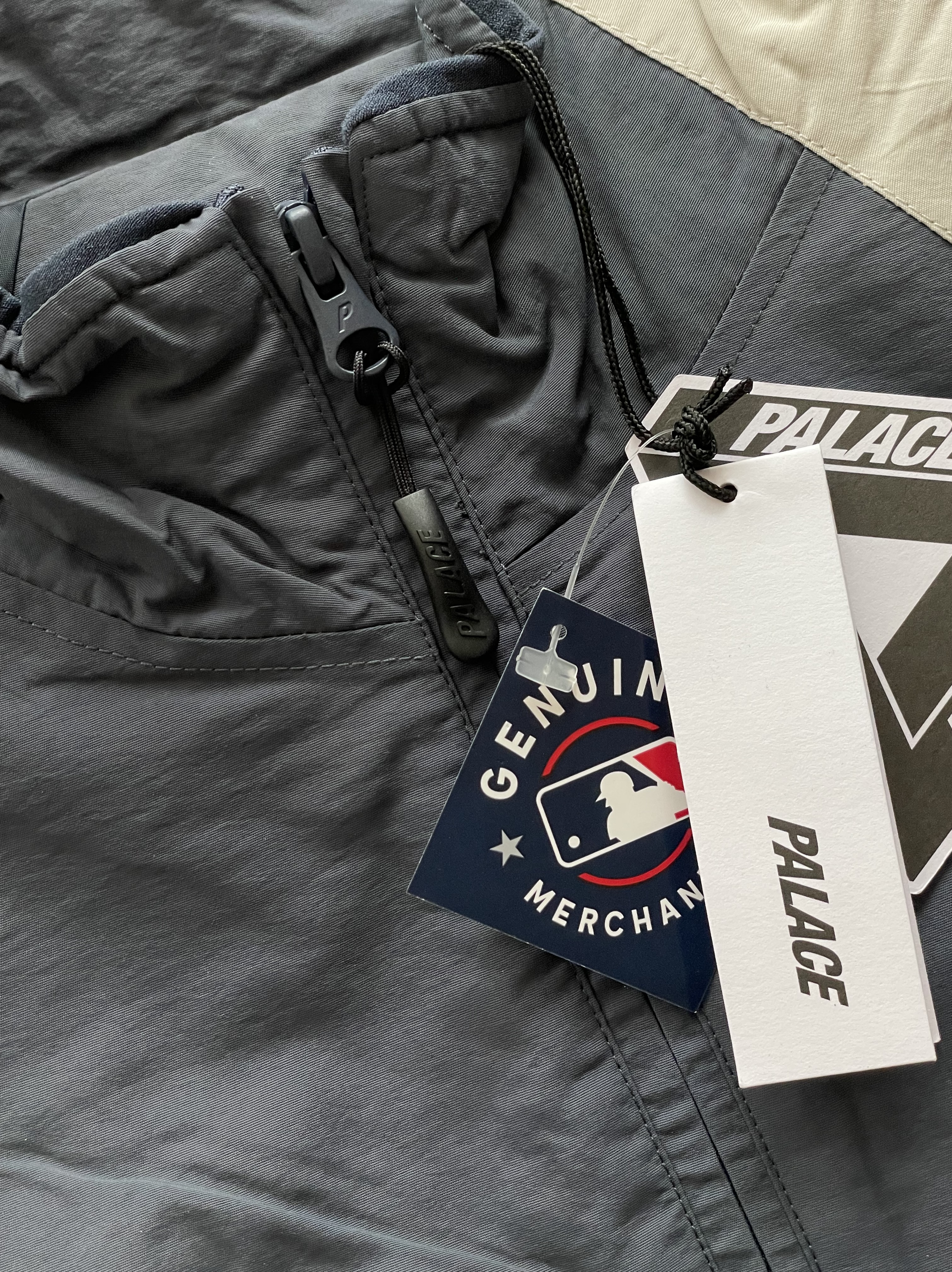 Palace x Detroit Tigers New Era Track Top Navy Grey - 22SS 착용 스타일 - 5