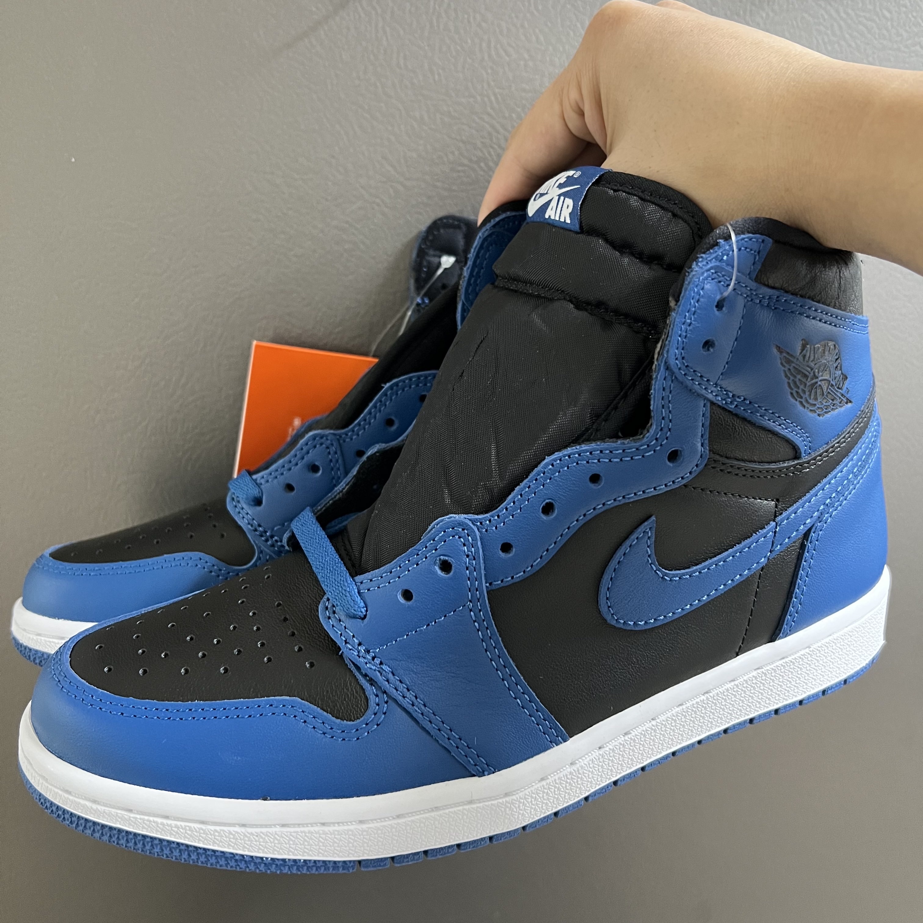 Jordan 1 Retro High OG Dark Marina Blue 착용 스타일