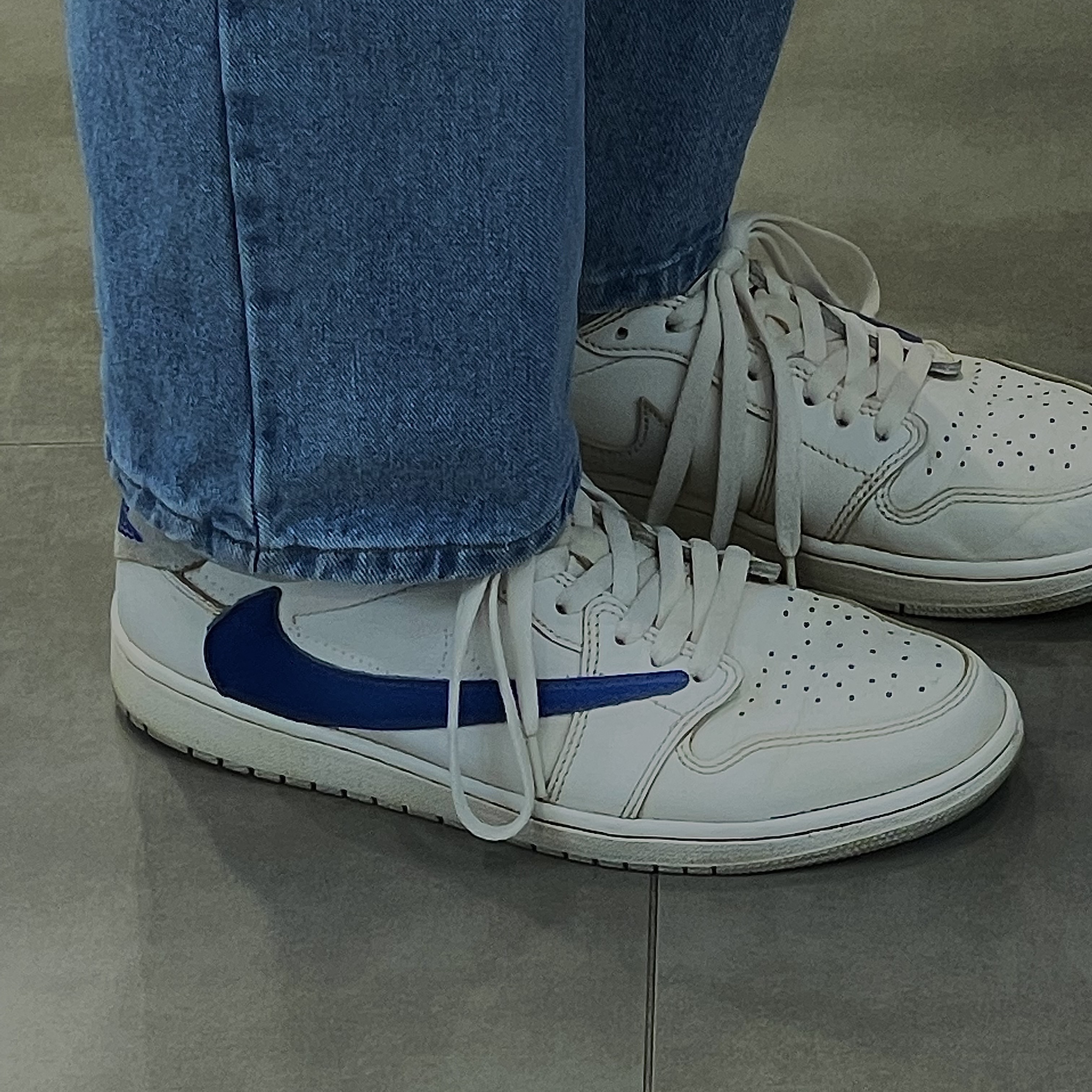 Jordan 1 Low OG Neutral Grey 착용 스타일 - 2