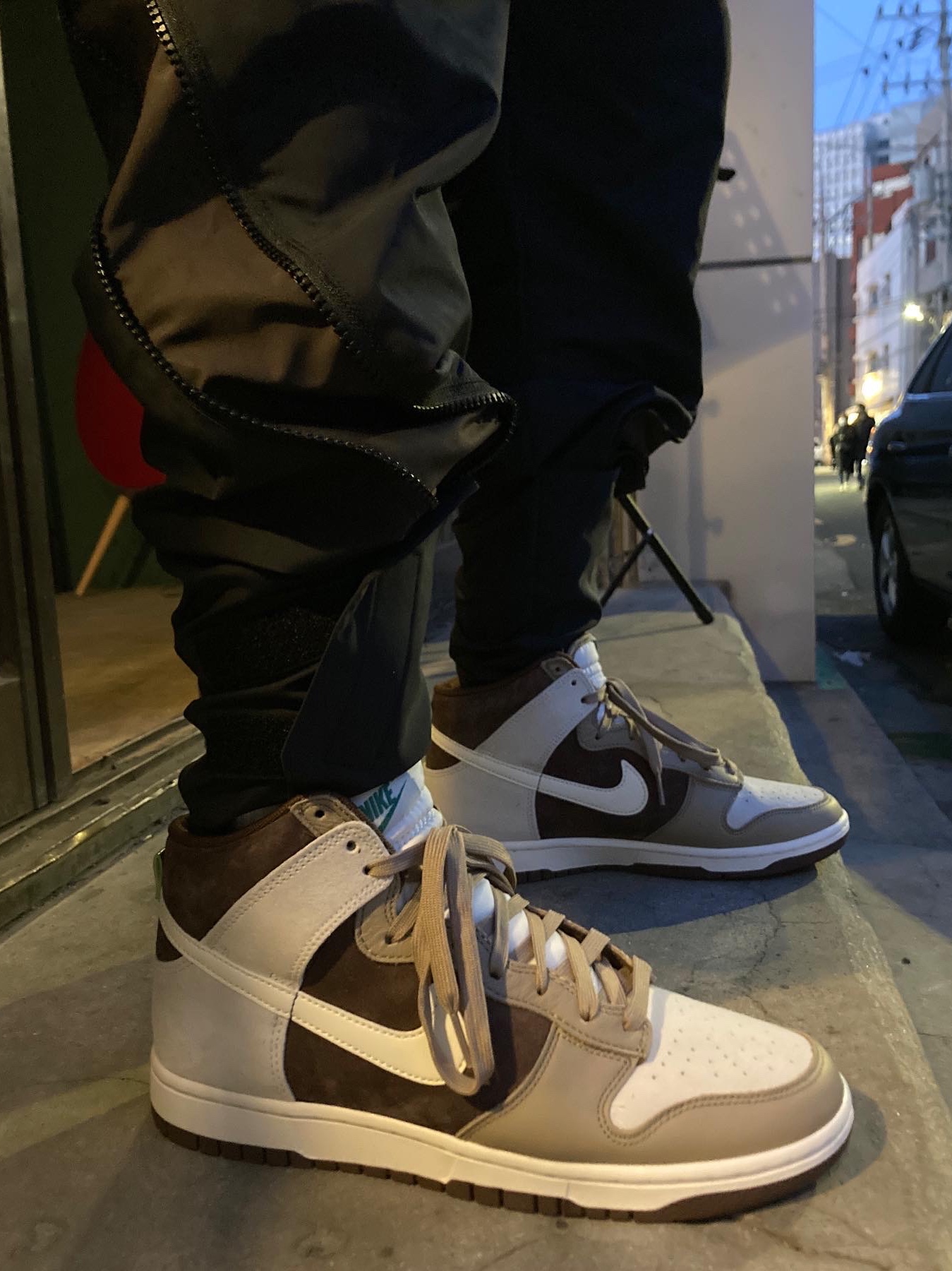 Nike Dunk High Retro PRM Light Chocolate 착용 스타일 - 1