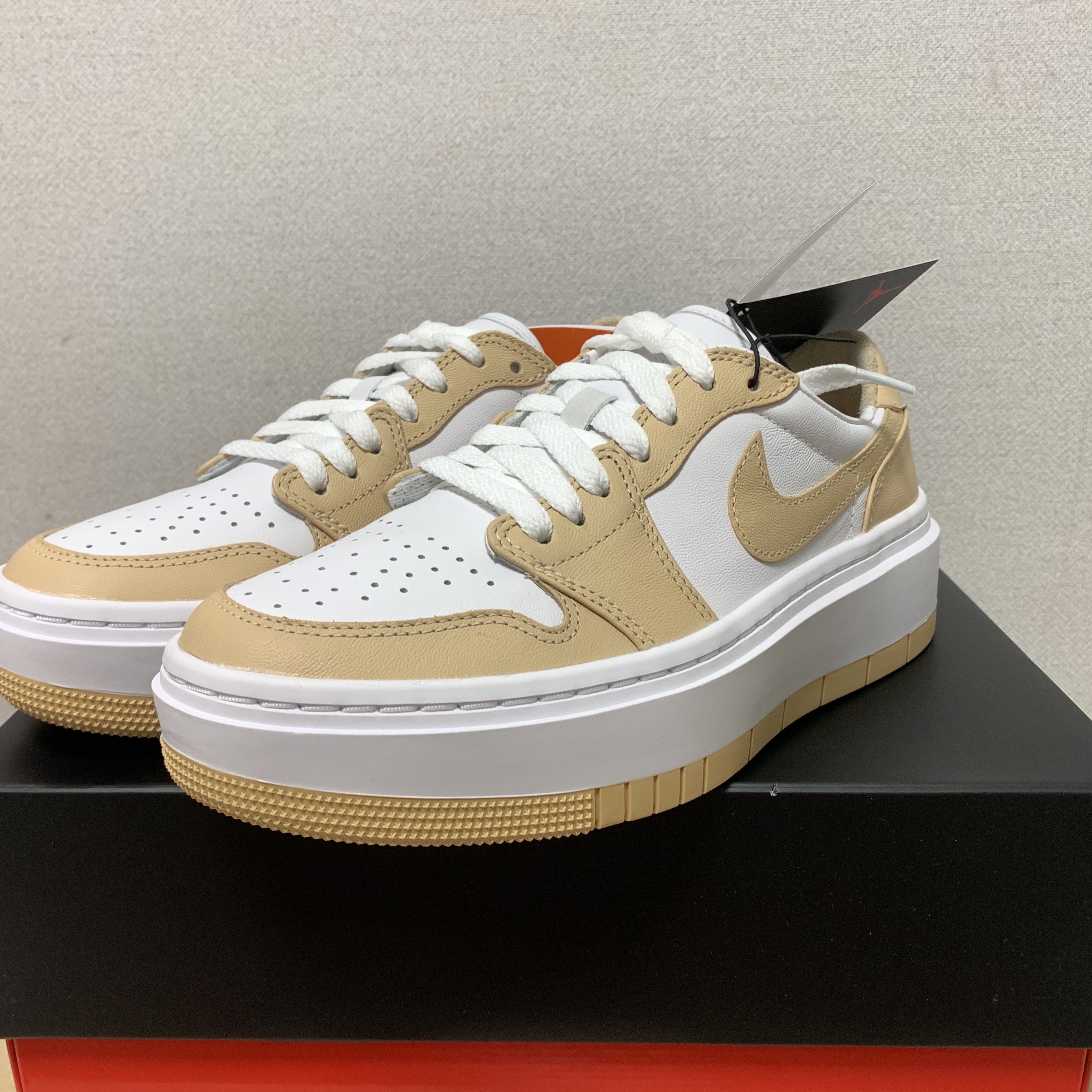 (W) Jordan 1 Elevate Low White Onyx 착용 스타일 - 2