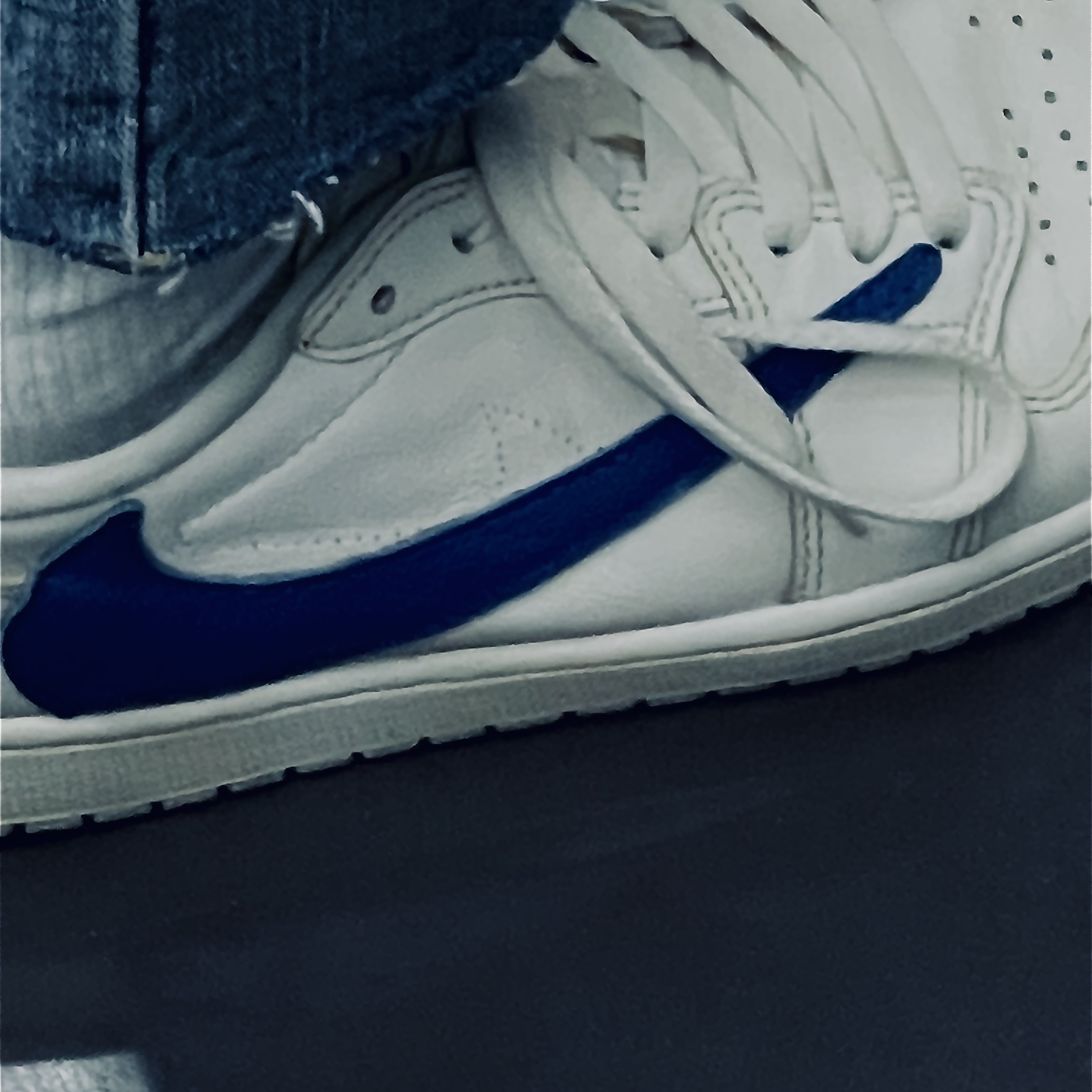 Jordan 1 Low OG Neutral Grey 착용 스타일 - 1