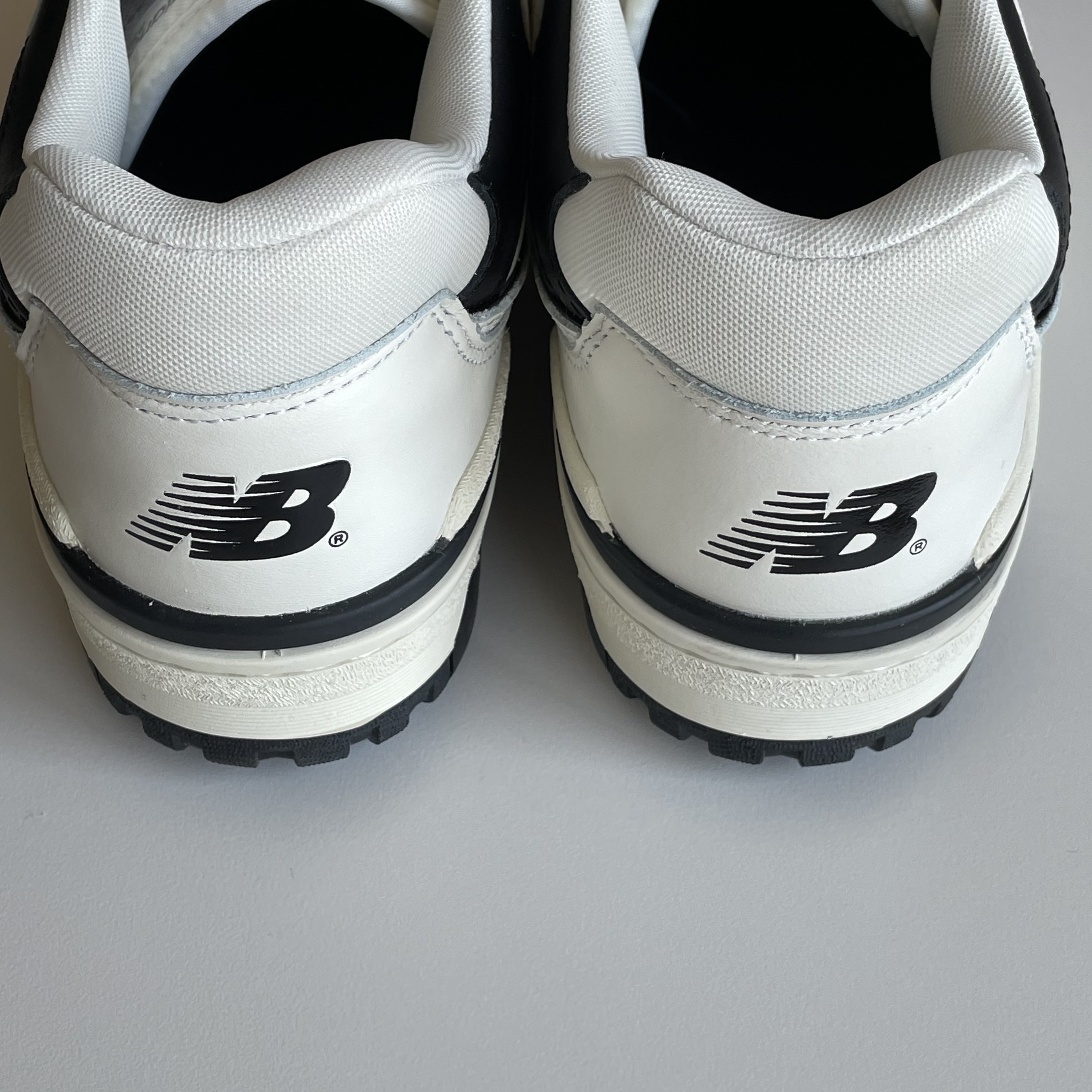 New Balance 550 White Grey - 2E Wide 착용 스타일