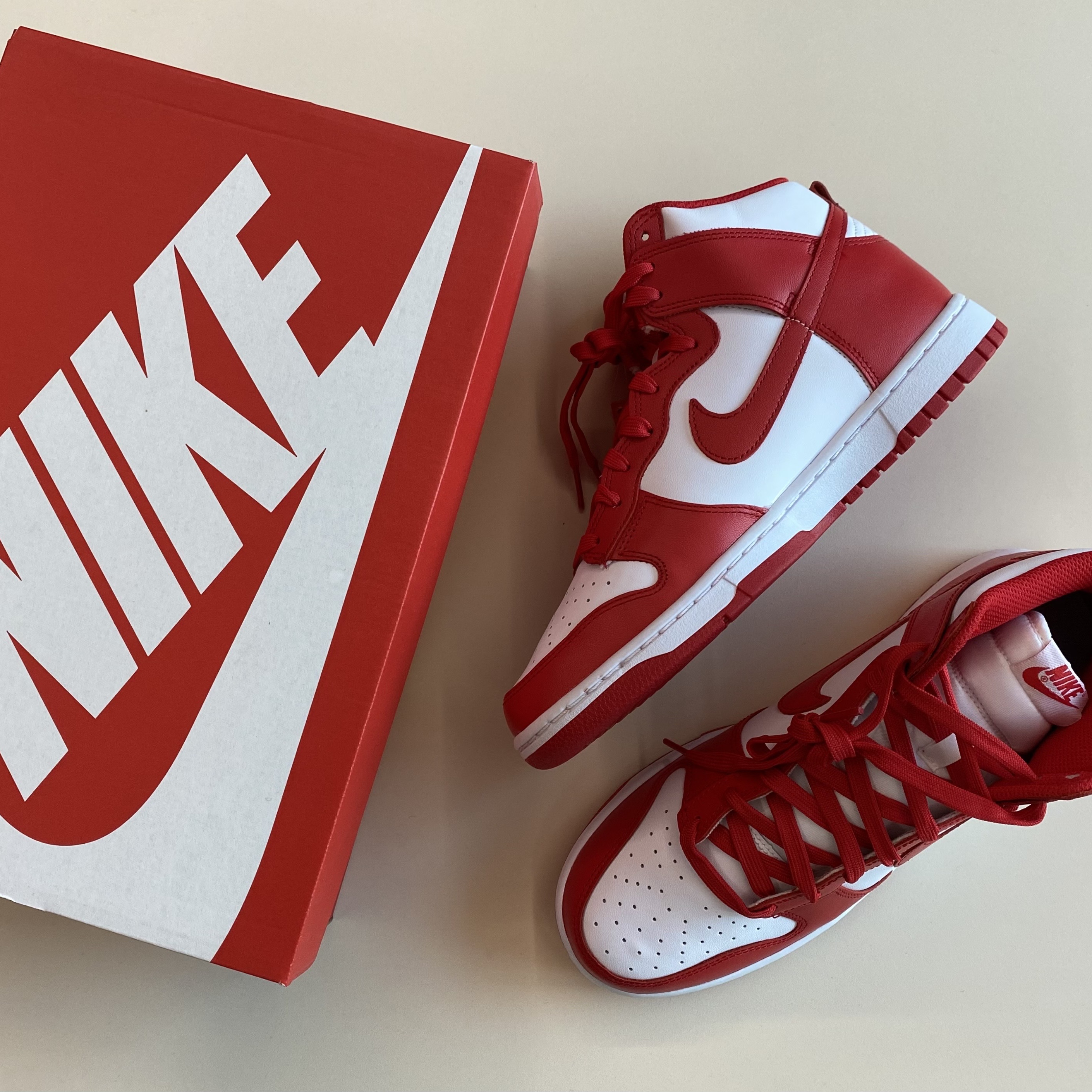 Nike Dunk High Retro Championship White and Red 착용 스타일