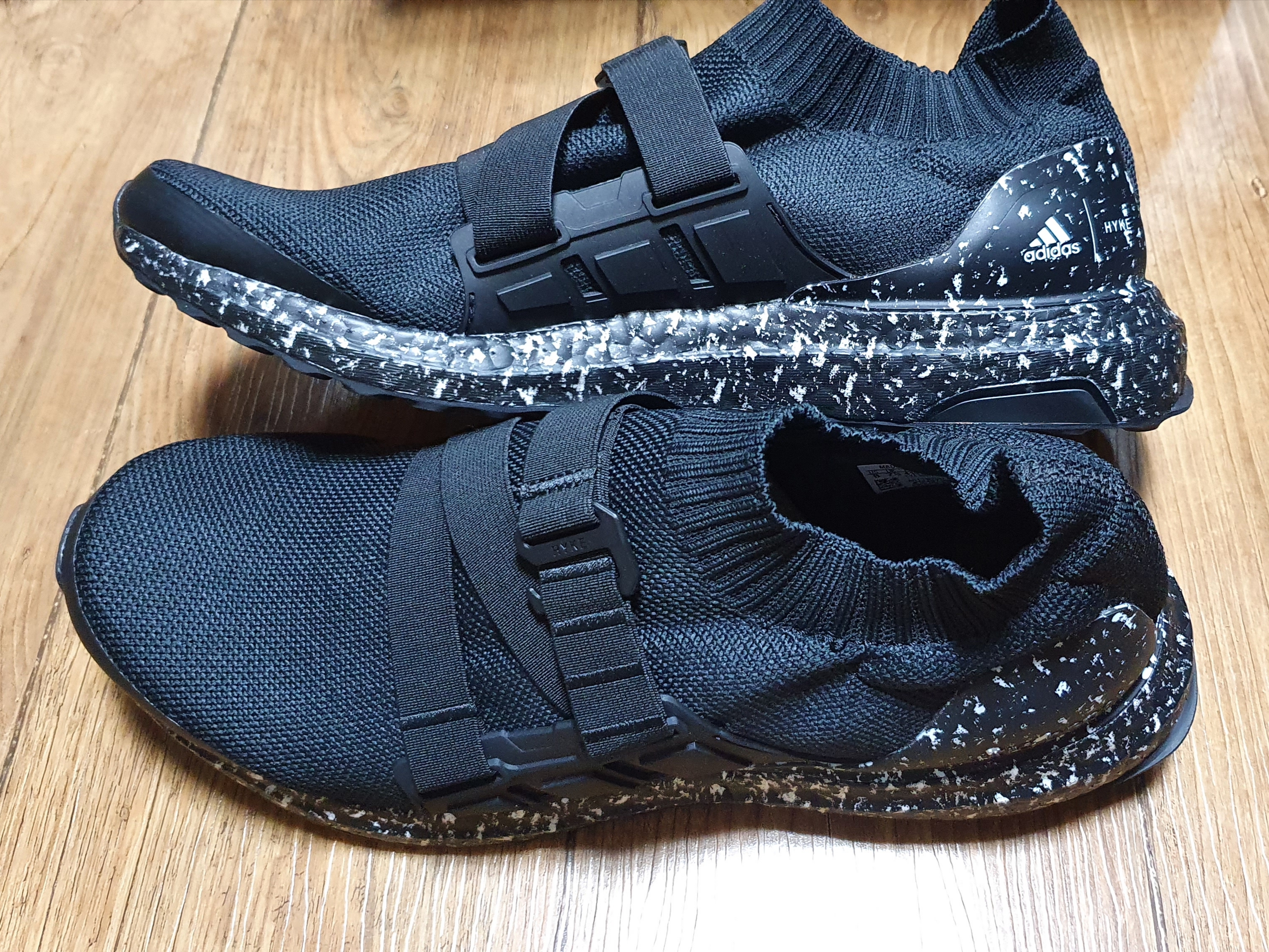 (W) Adidas x Hyke Ultraboost AH-001 Black 착용 스타일