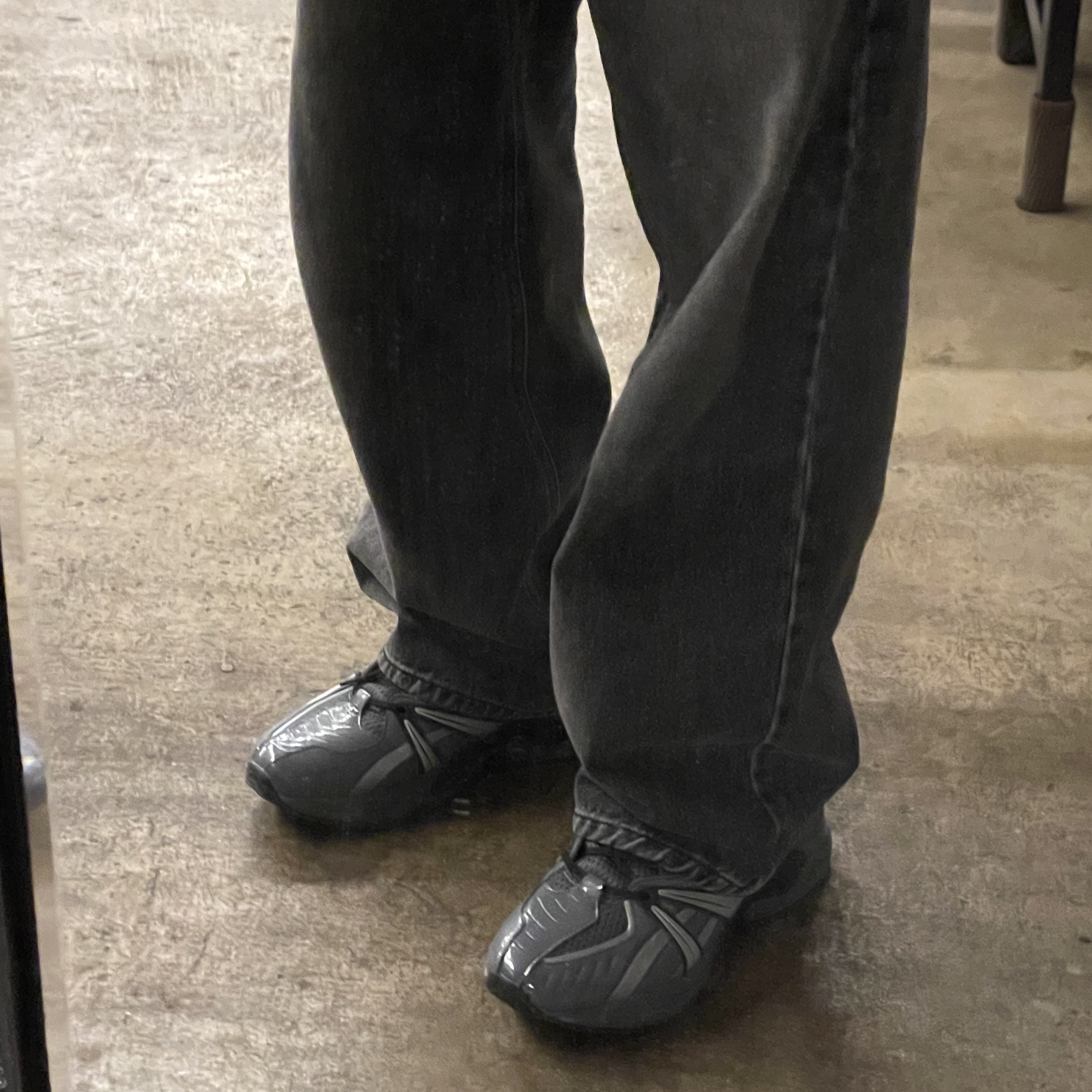 Asics HN2-S Protoblast Steel Grey 착용 스타일