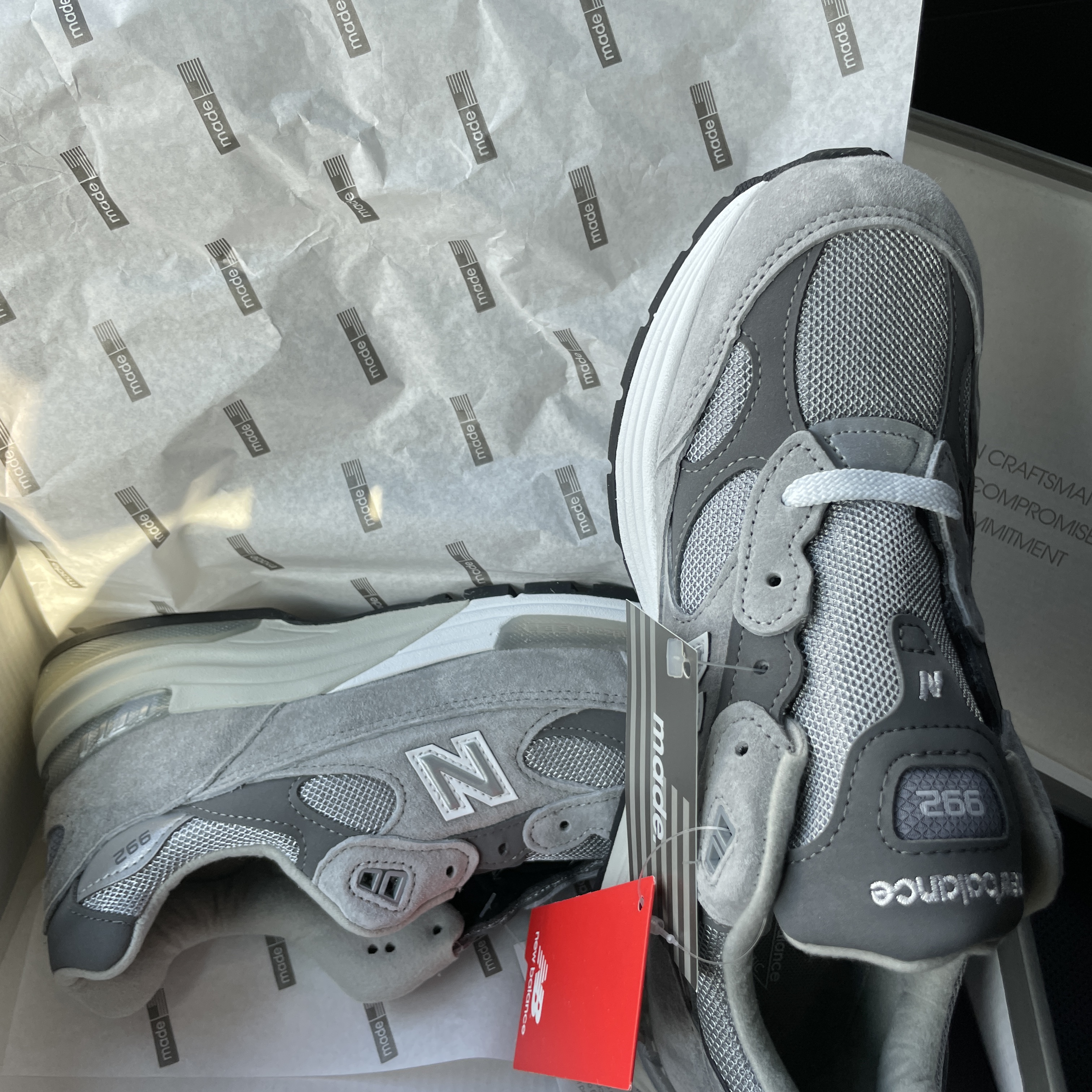 New Balance 992 Made in USA Grey - D Standard 착용 스타일