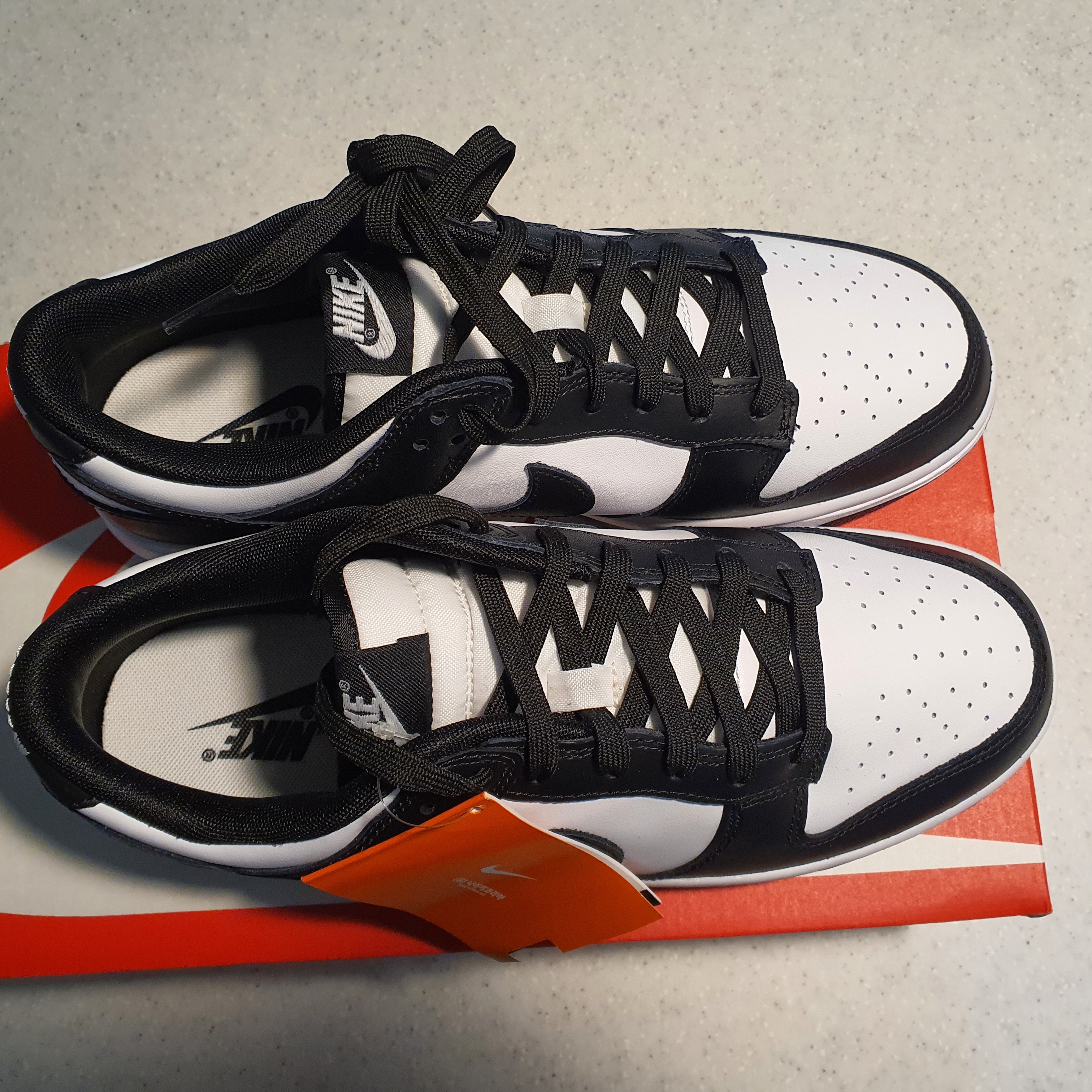 Nike Dunk Low Retro Black 착용 스타일 - 2