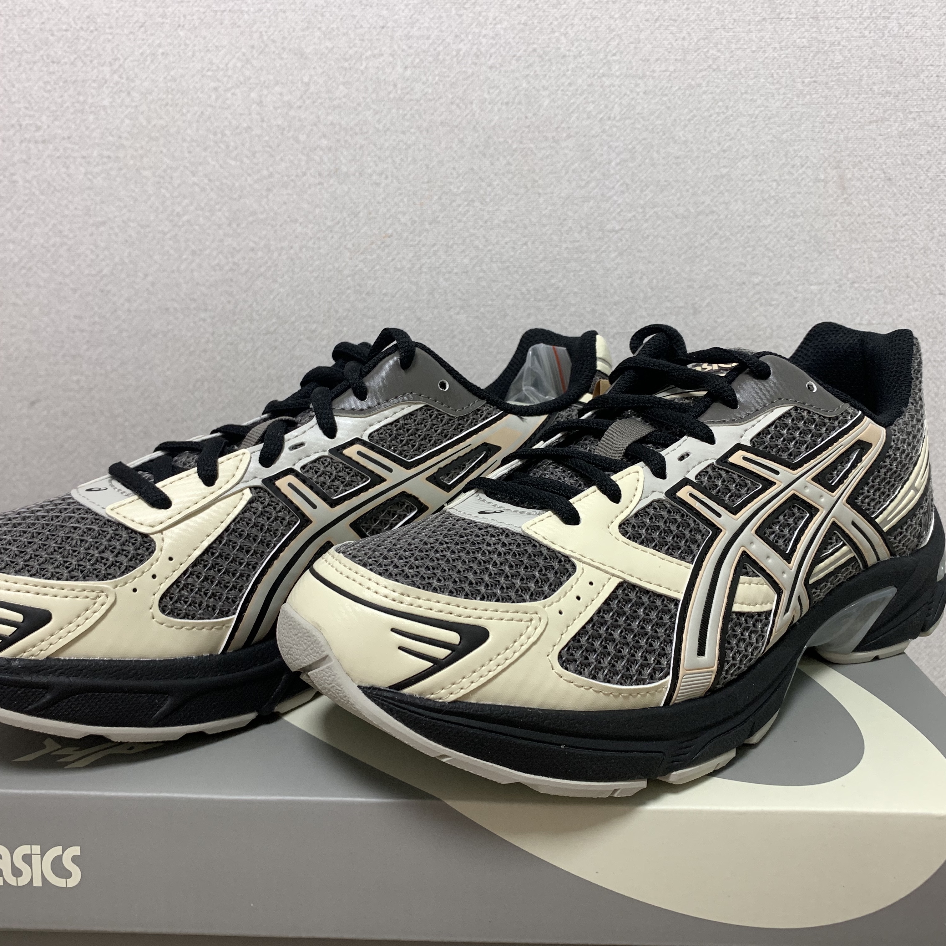 Asics x I4P Gel-1130 Mink Glacier Grey 착용 스타일 - 1