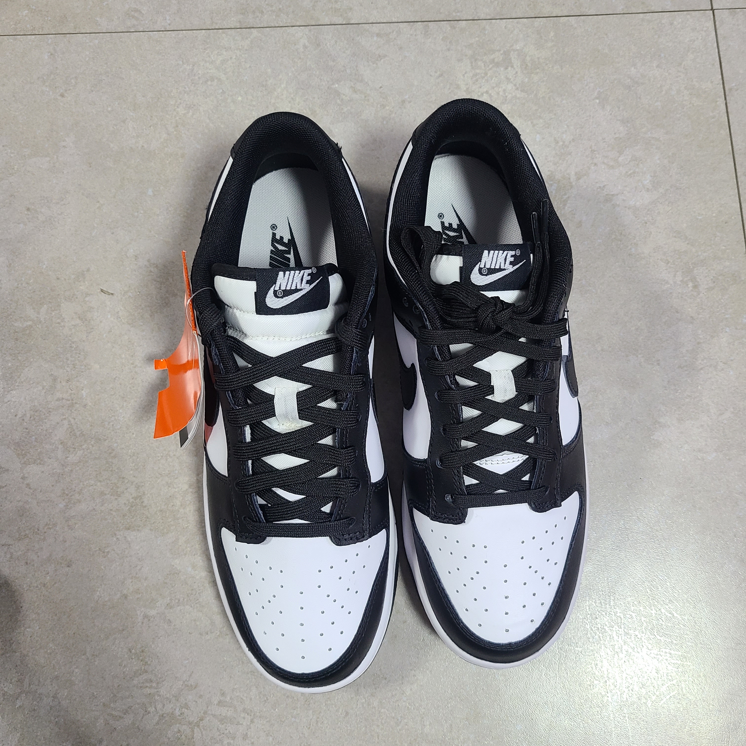 Nike Dunk Low Retro Black 착용 스타일