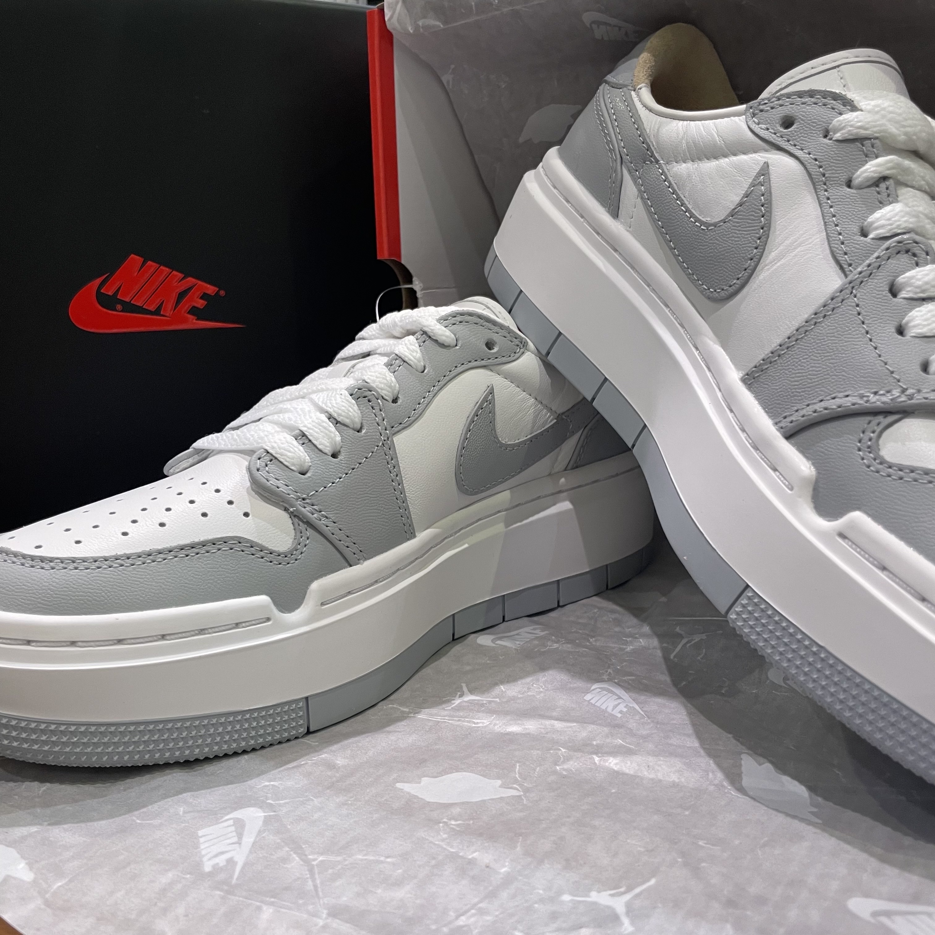 (W) Jordan 1 Elevate Low White and Wolf Grey 착용 스타일