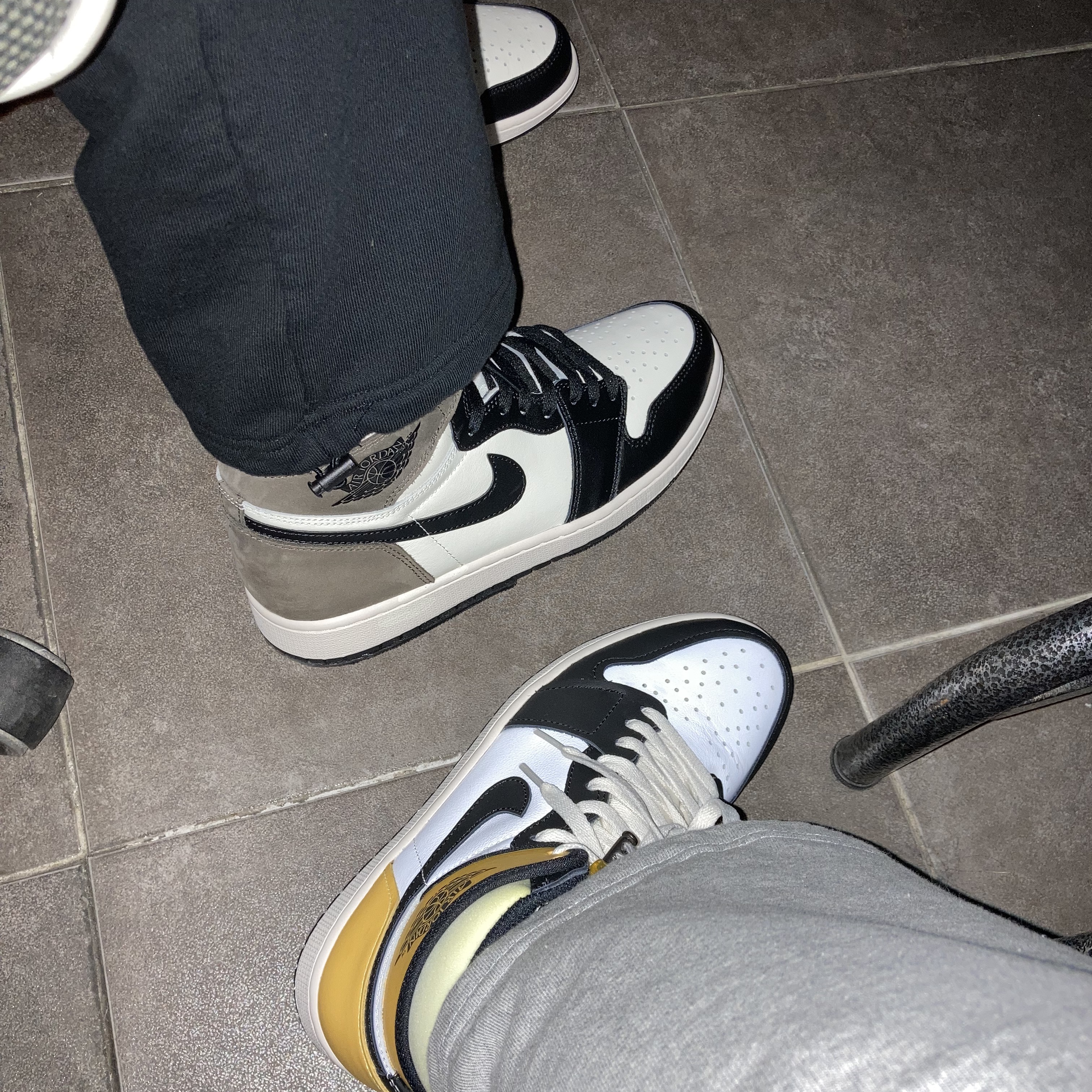 Jordan 1 Retro High OG Black Mocha, Jordan 1 Retro High OG Volt Gold 착용 스타일