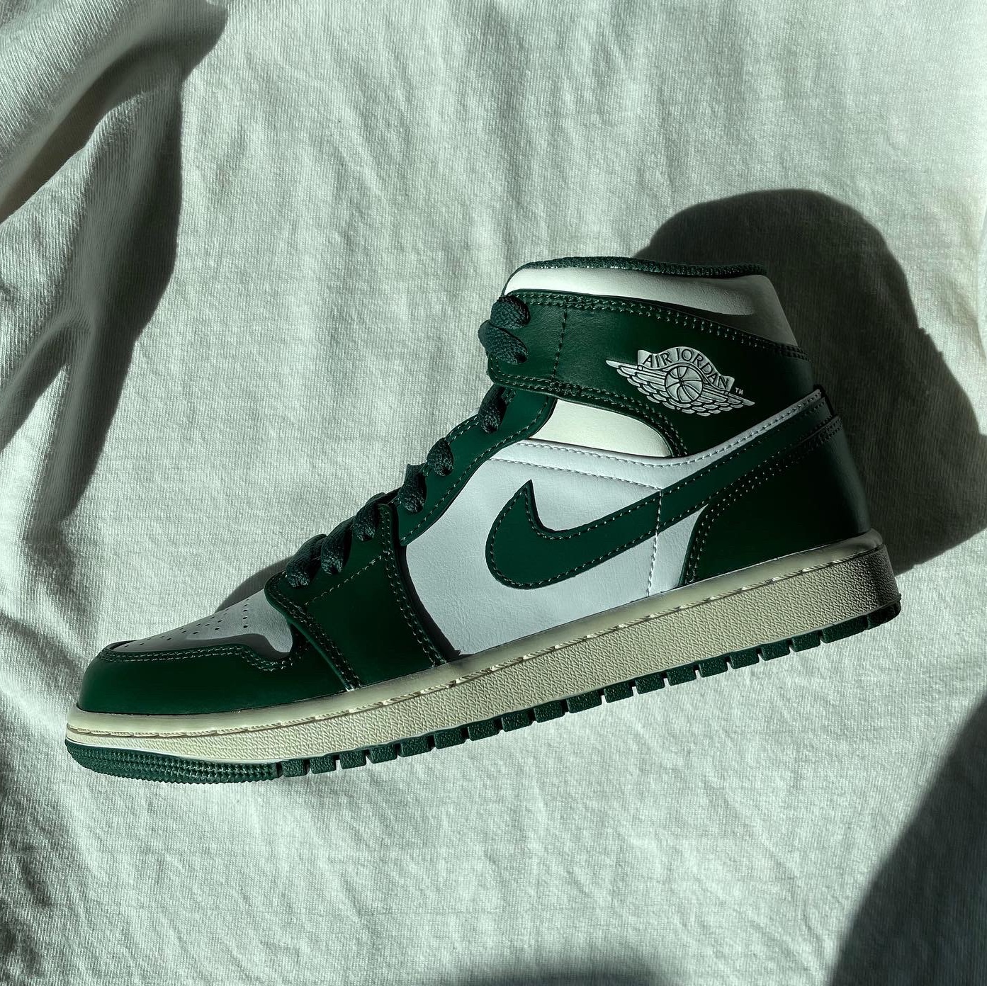 Jordan 1 Mid Sonics 2021, (GS) Jordan 1 Mid Sonics 2021 착용 스타일 - 2