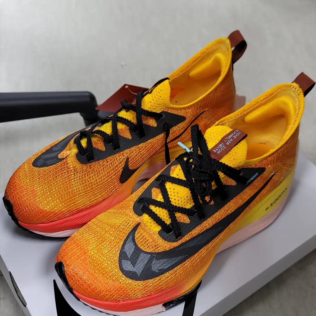 Nike Air Zoom Alphafly Next% Flyknit Amarillo 착용 스타일