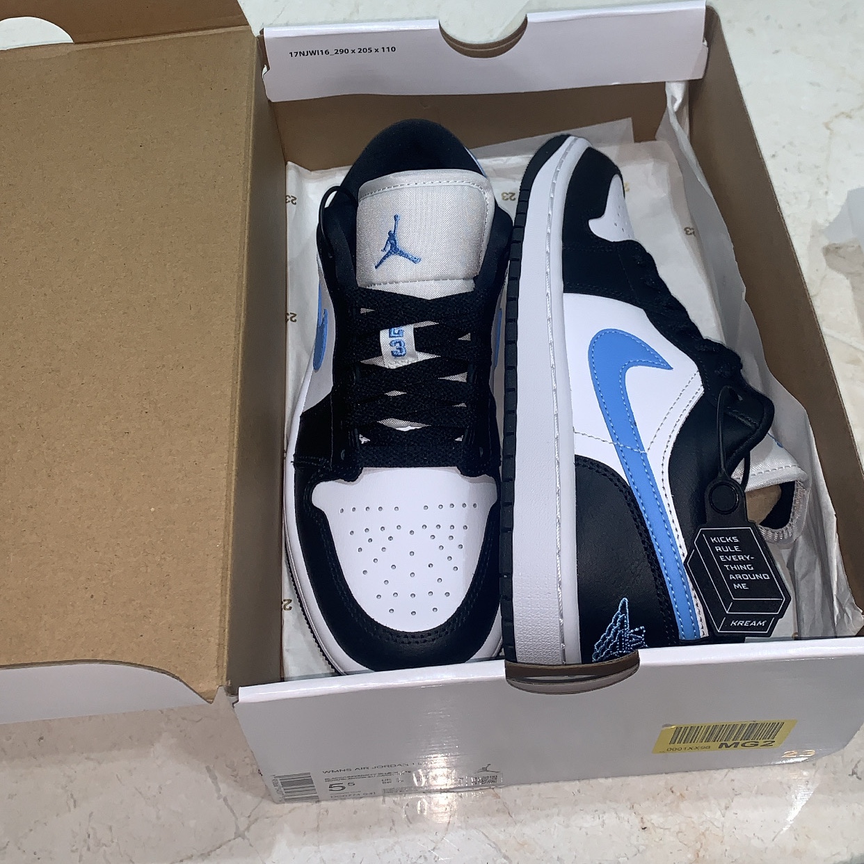 (W) Jordan 1 Low Black University Blue 착용 스타일 - 2