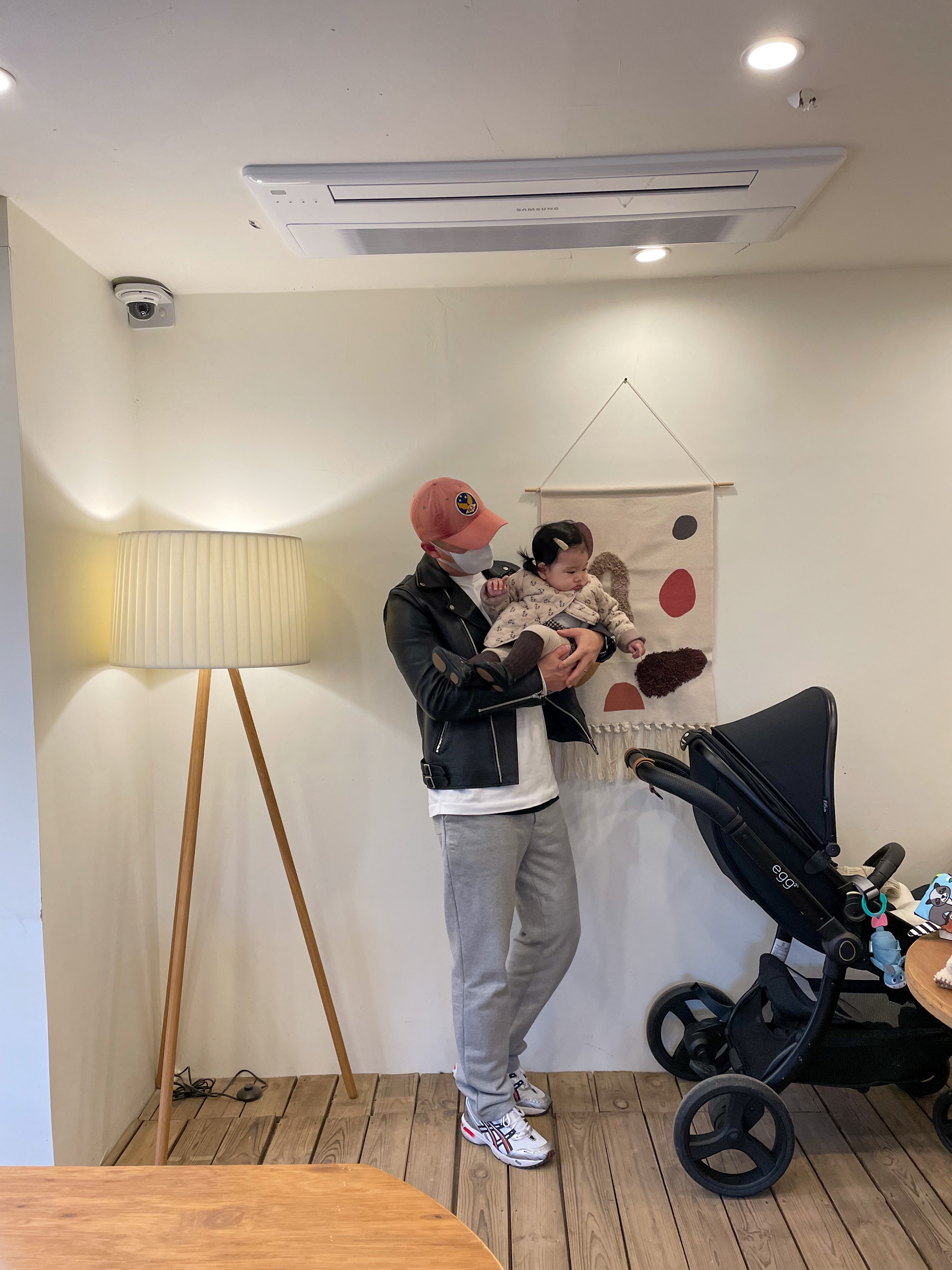 Stone Island 63020 Crewneck Sweatshirt White - 21FW, Asics Gel-1090 White Black 착용 스타일