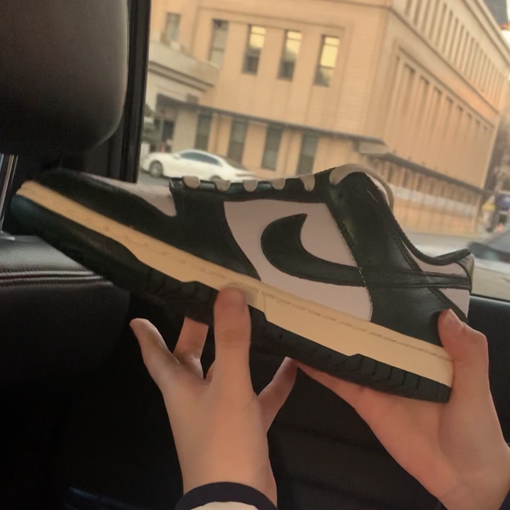 (W) Nike Dunk Low Vintage Green 착용 스타일 - 2