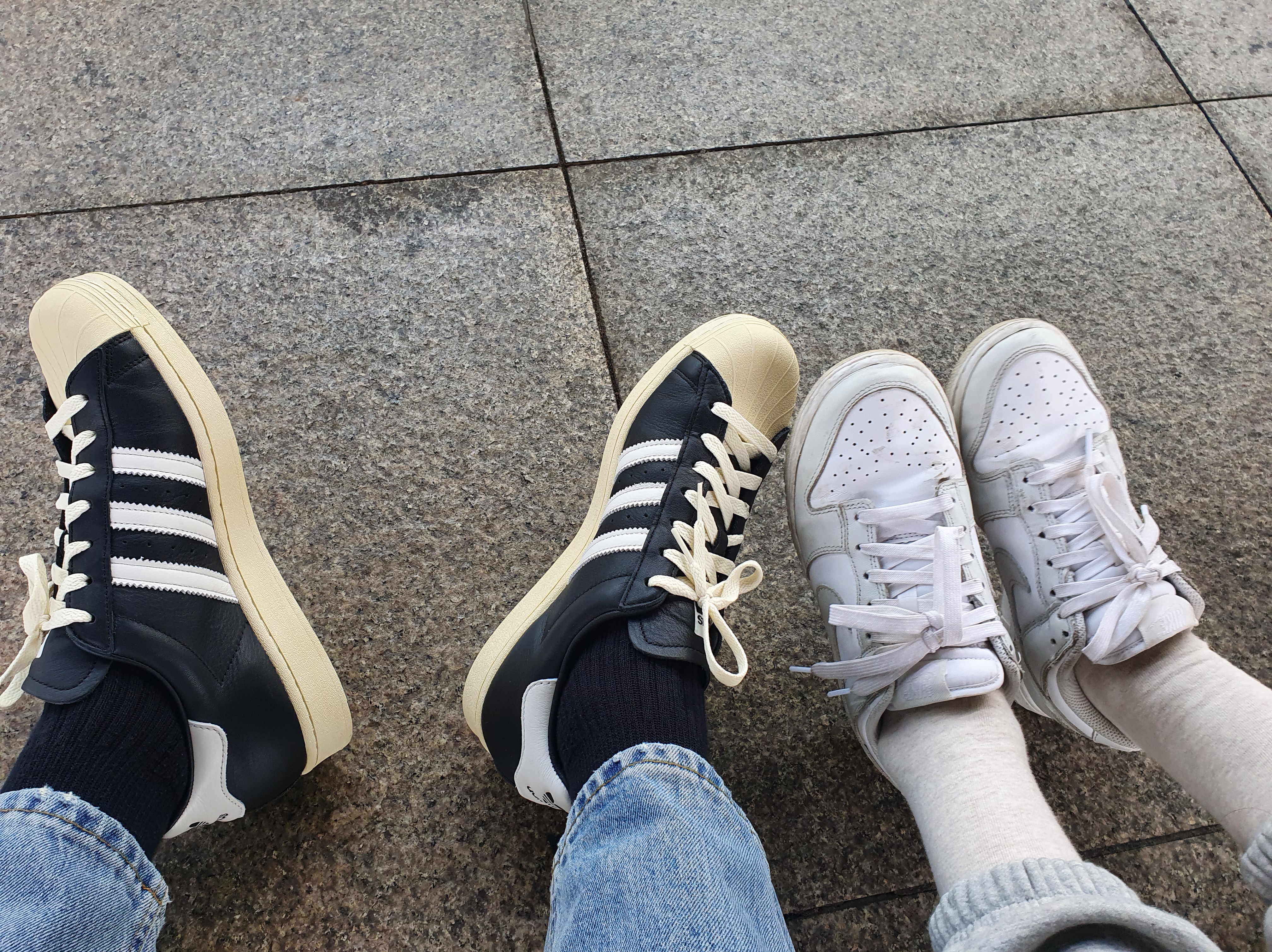 Adidas Superstar Premium Black White, (W) Nike Dunk Low Photon Dust 착용 스타일
