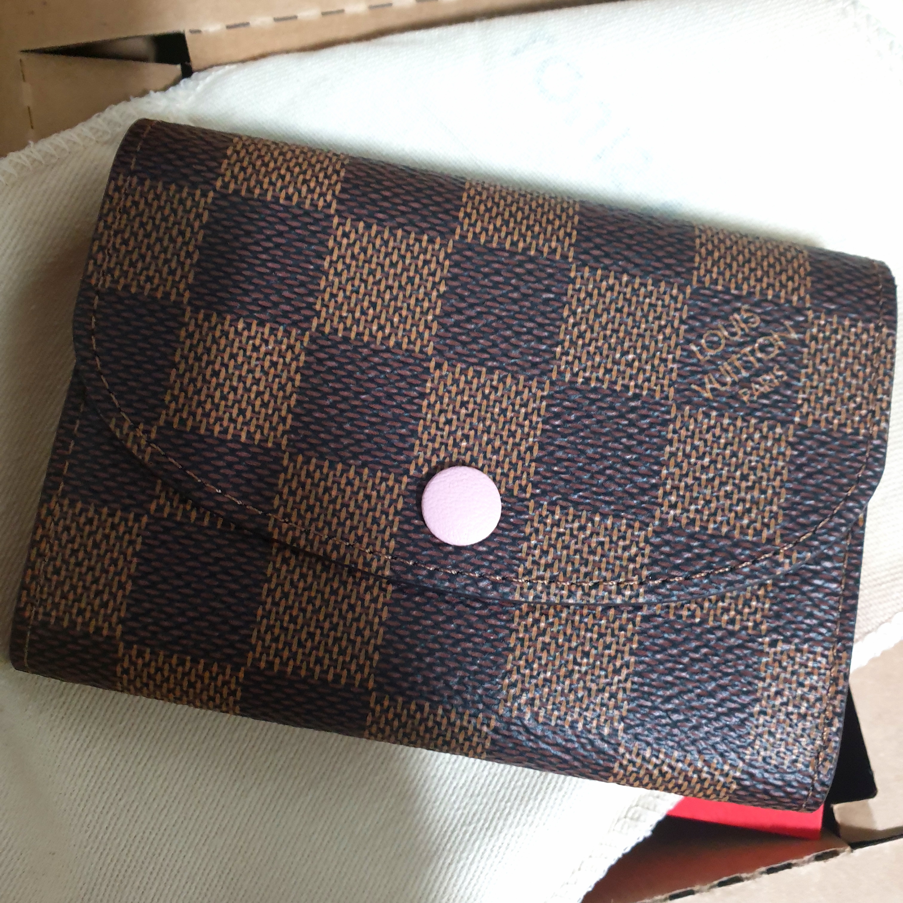 Louis Vuitton Rosalie Coin Purse Damier Ebene 착용 스타일