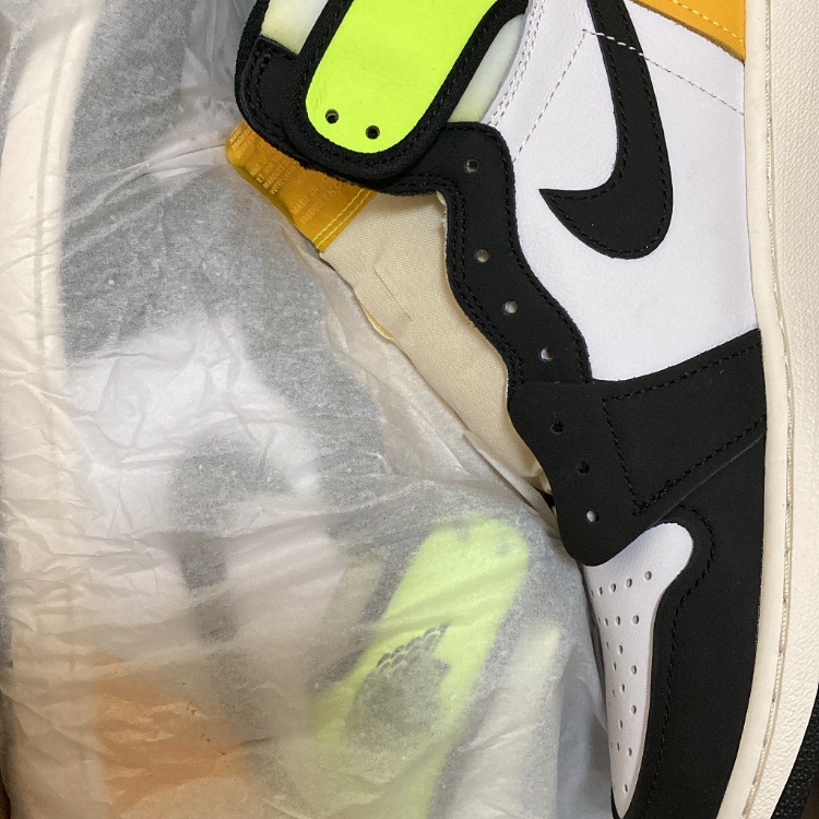 Jordan 1 Retro High OG Volt Gold 착용 스타일 - 1