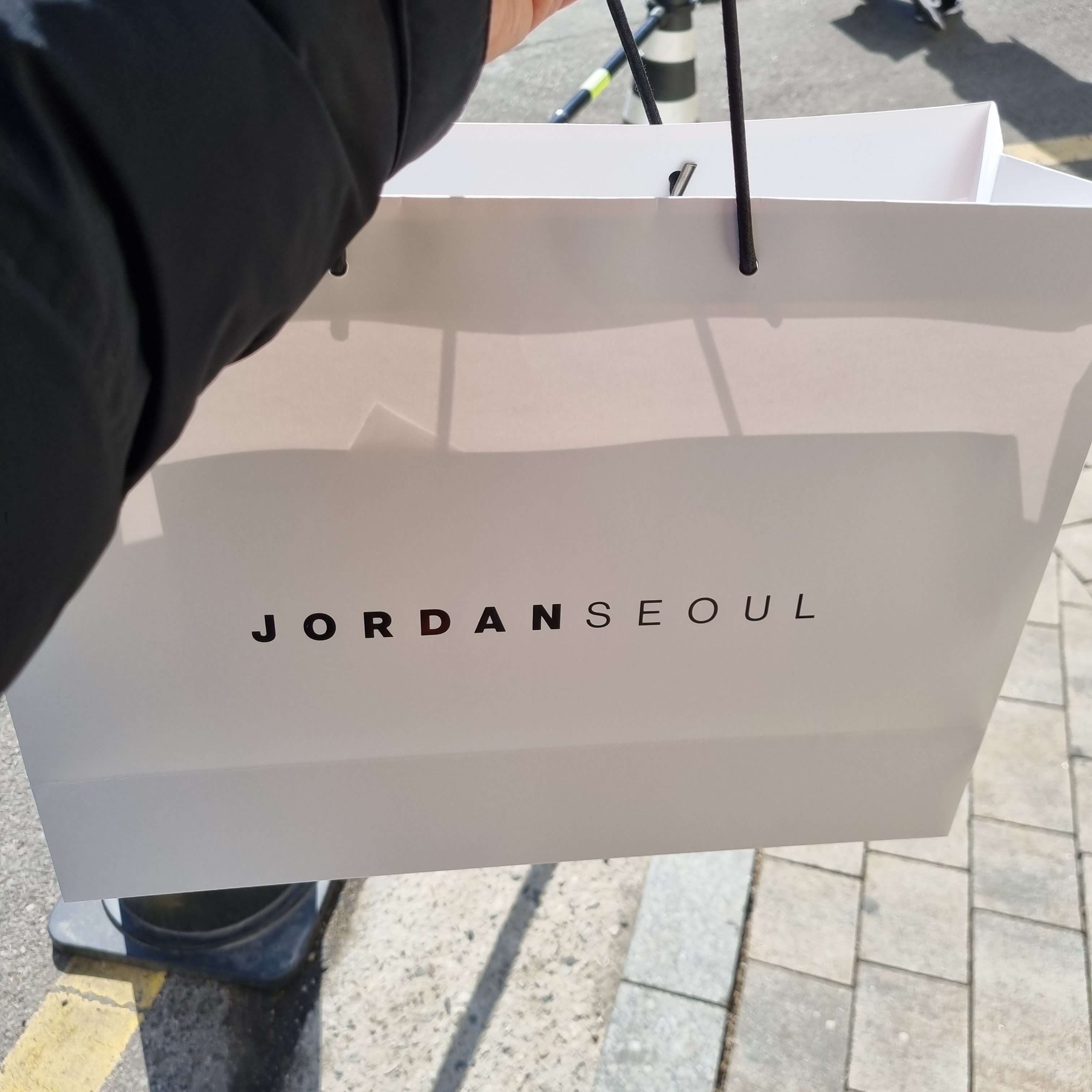 Jordan 1 Mid College Grey 착용 스타일
