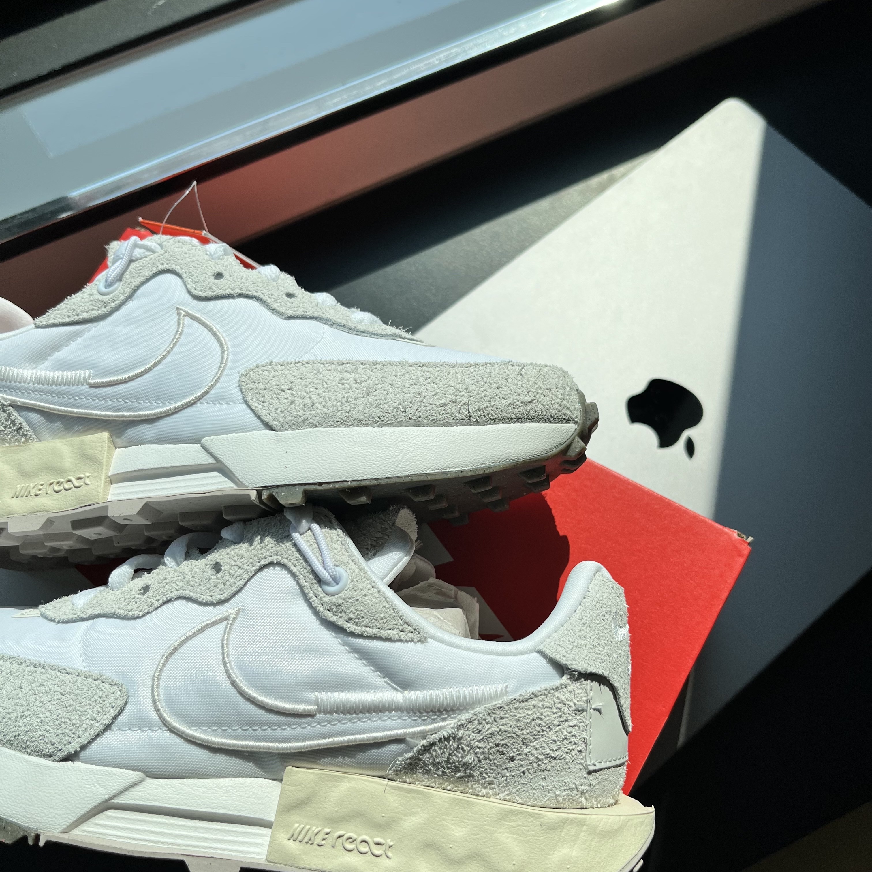 (W) Nike Fontanka Waffle White 착용 스타일